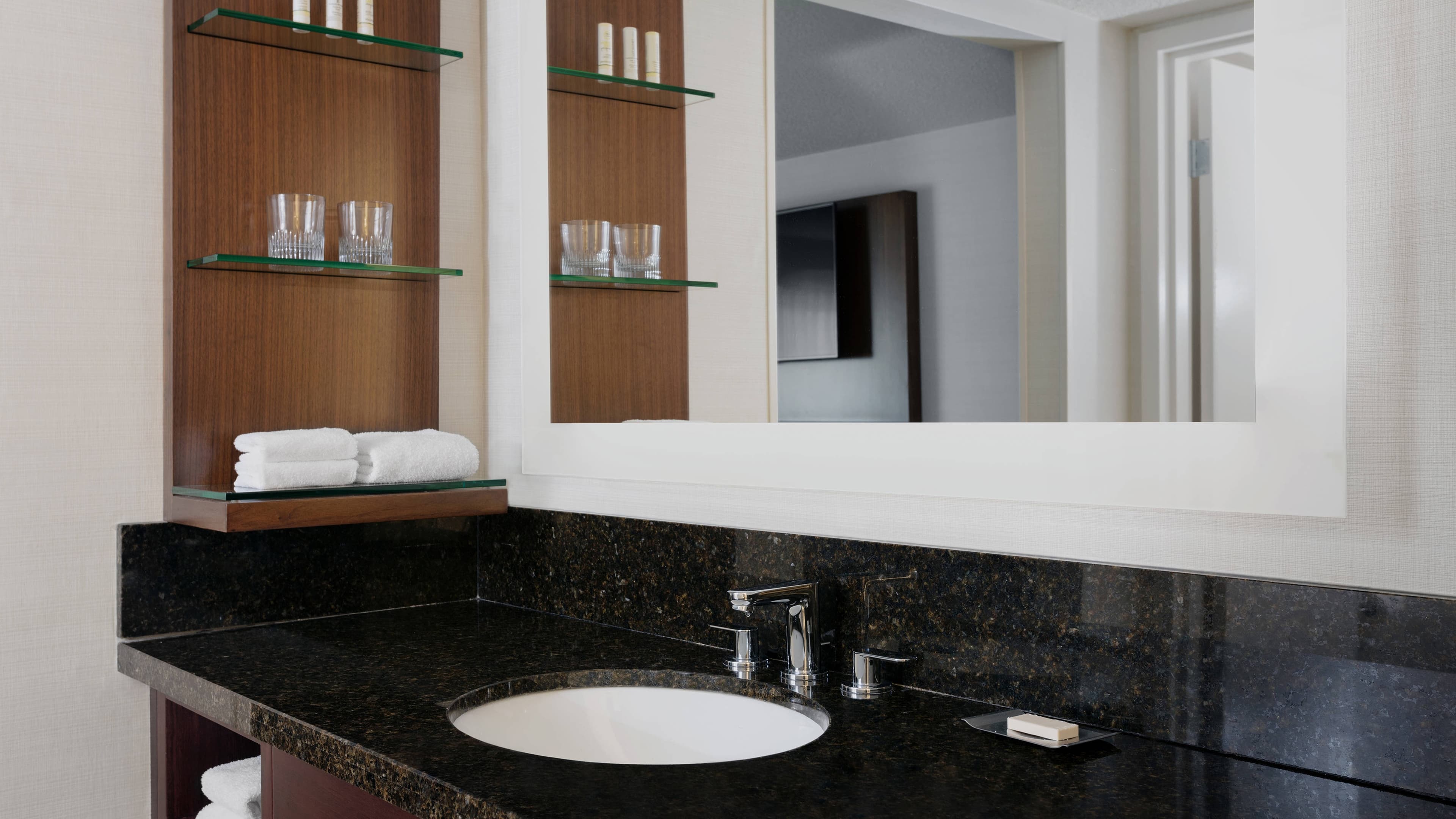 Delta Hotels Burlington - Image 4