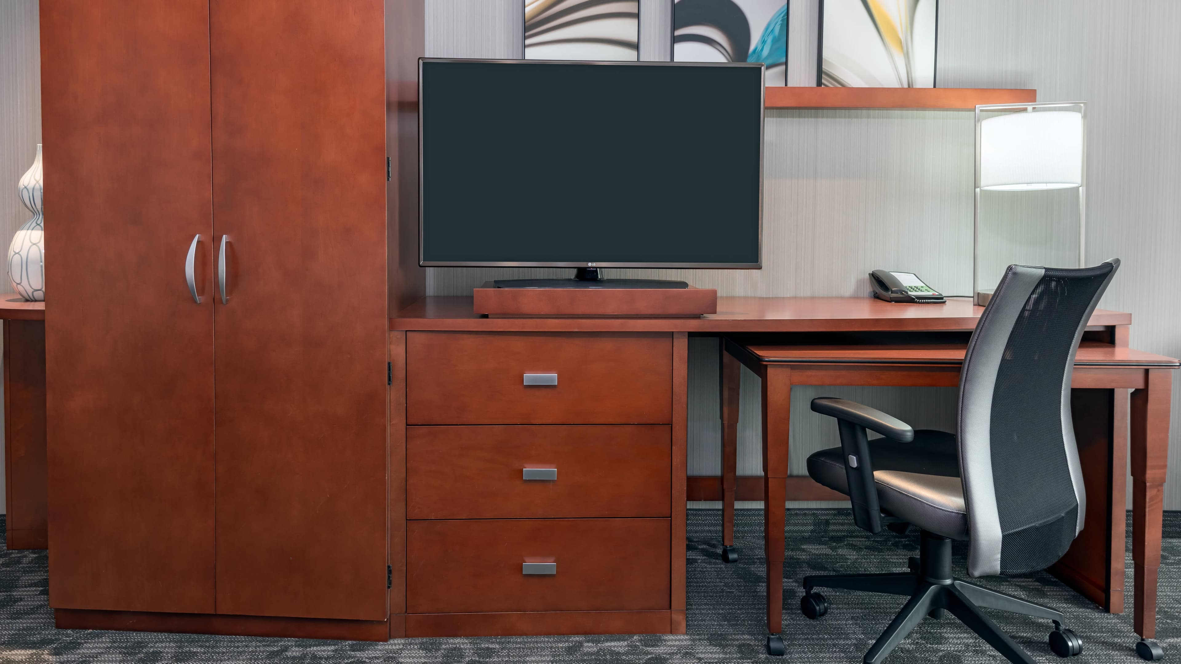 Holiday Inn Express & Suites Buffalo-Airport — 14