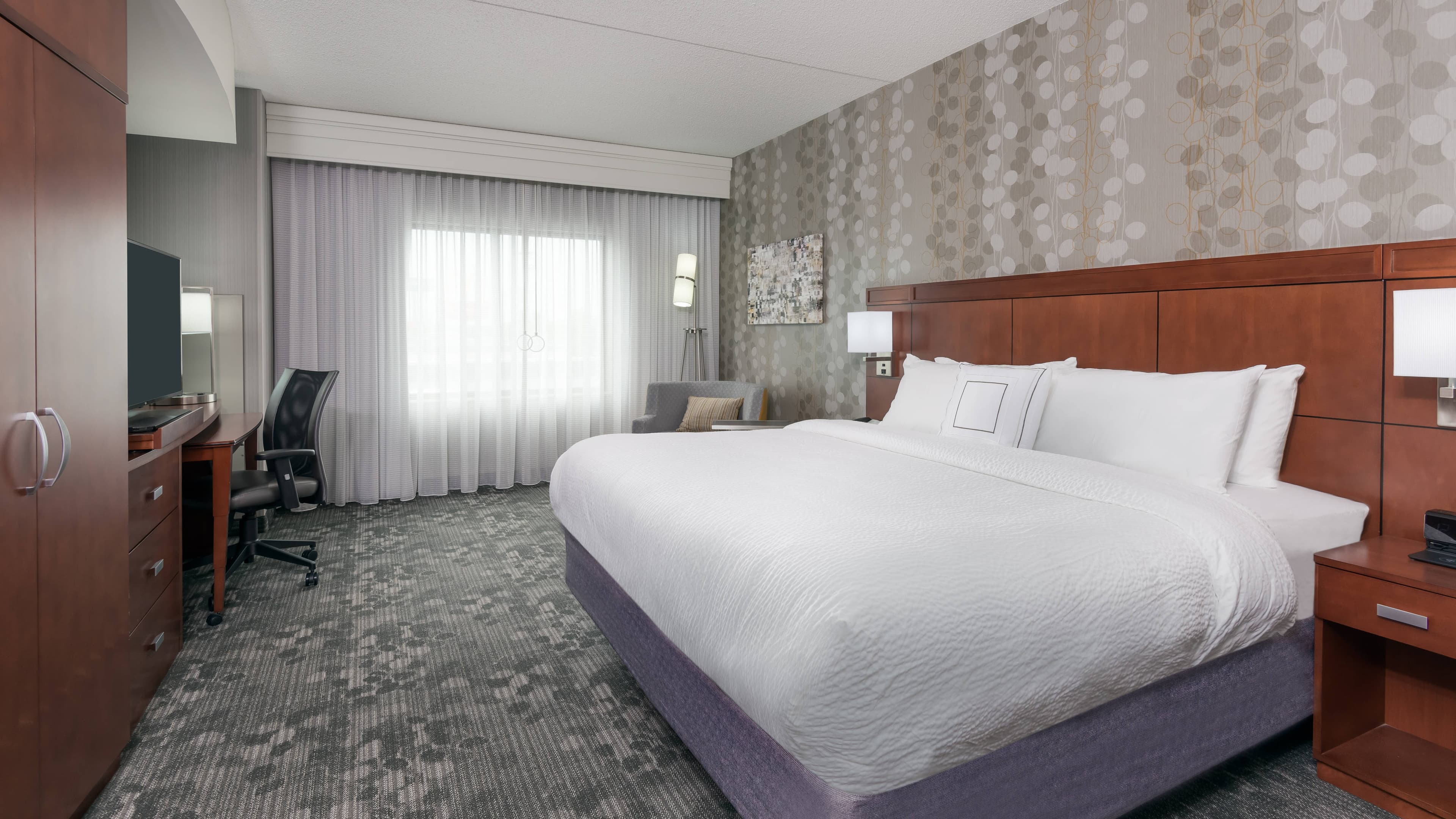 Holiday Inn Express & Suites Buffalo-Airport — 11