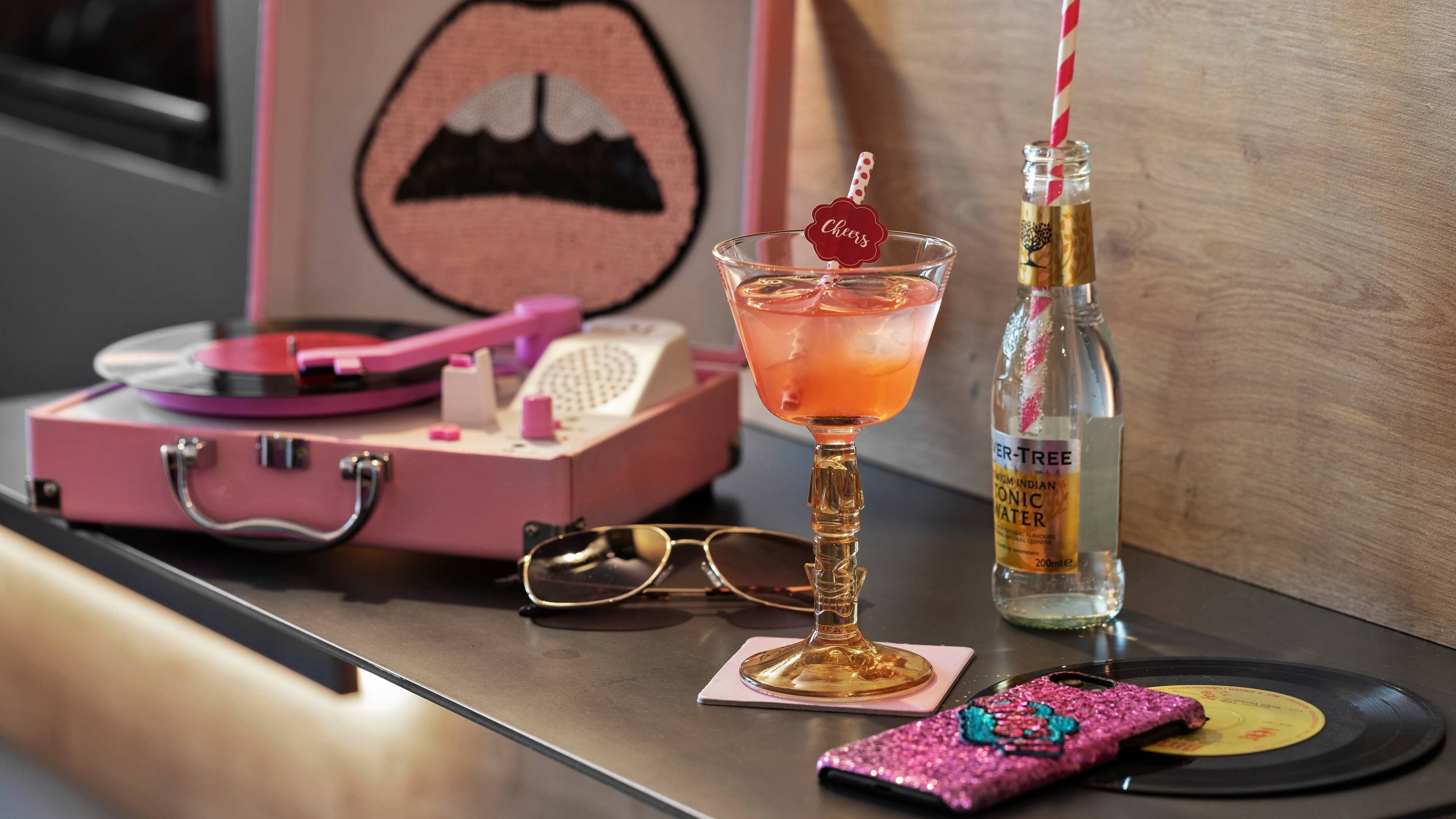 Moxy Standard - Image 6