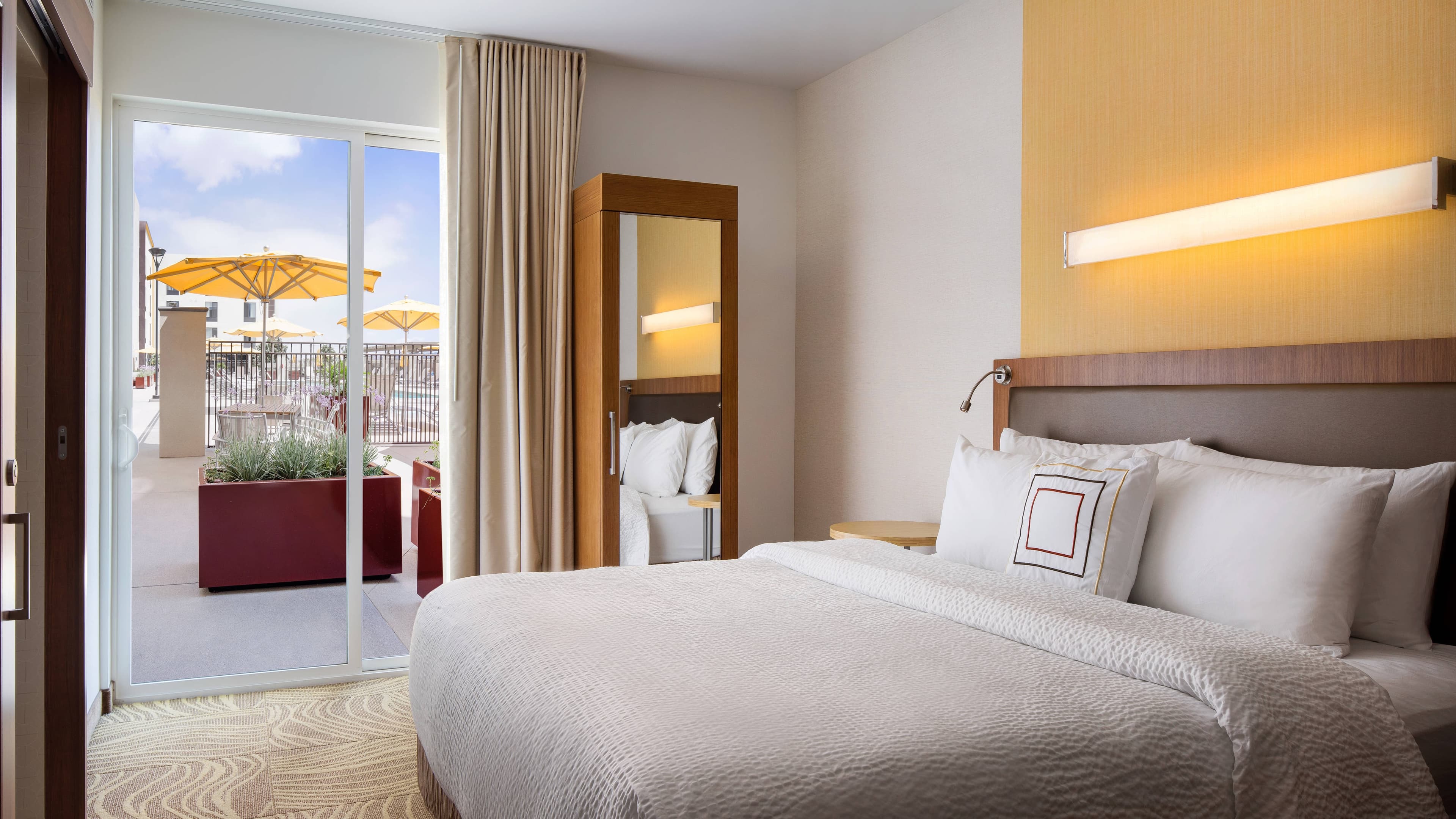 SpringHill Suites Los Angeles Burbank/Downtown — 10