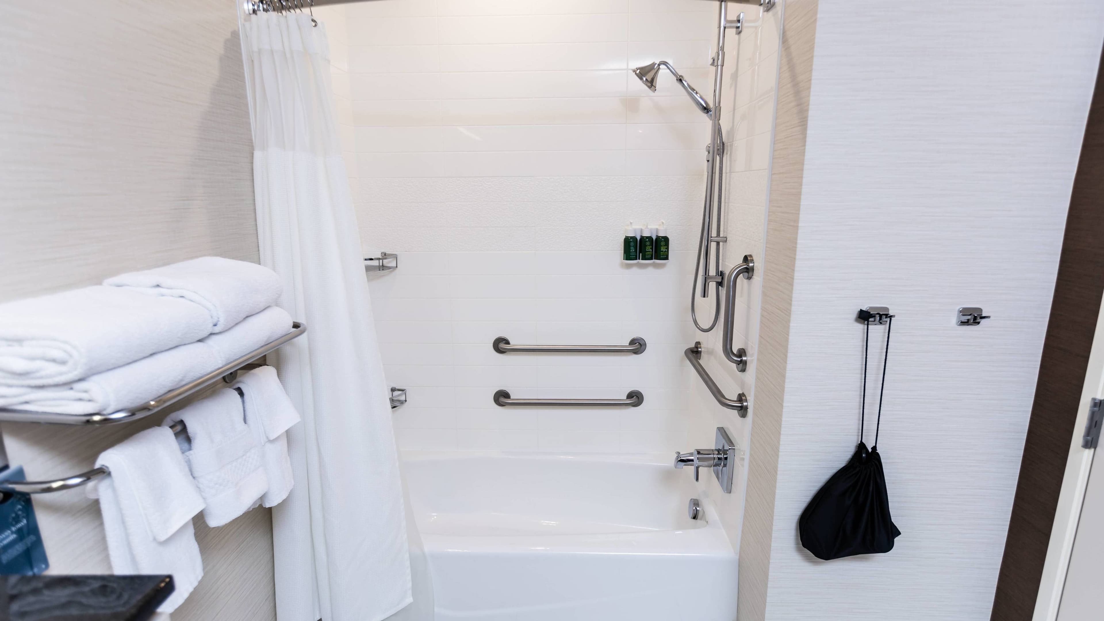 Fairfield Inn & Suites Bowling Green — 8