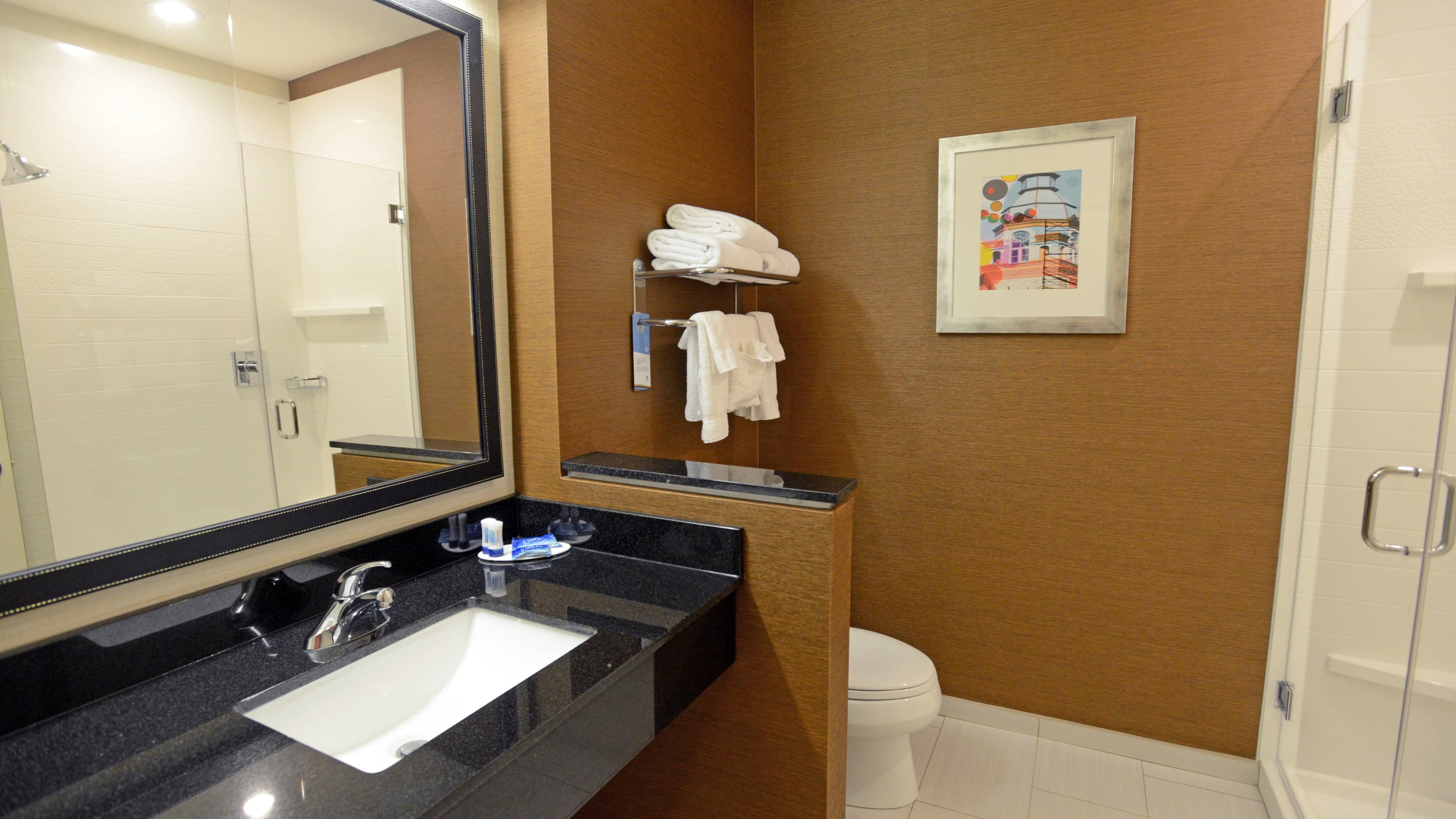 Fairfield Inn & Suites Bowling Green — 7