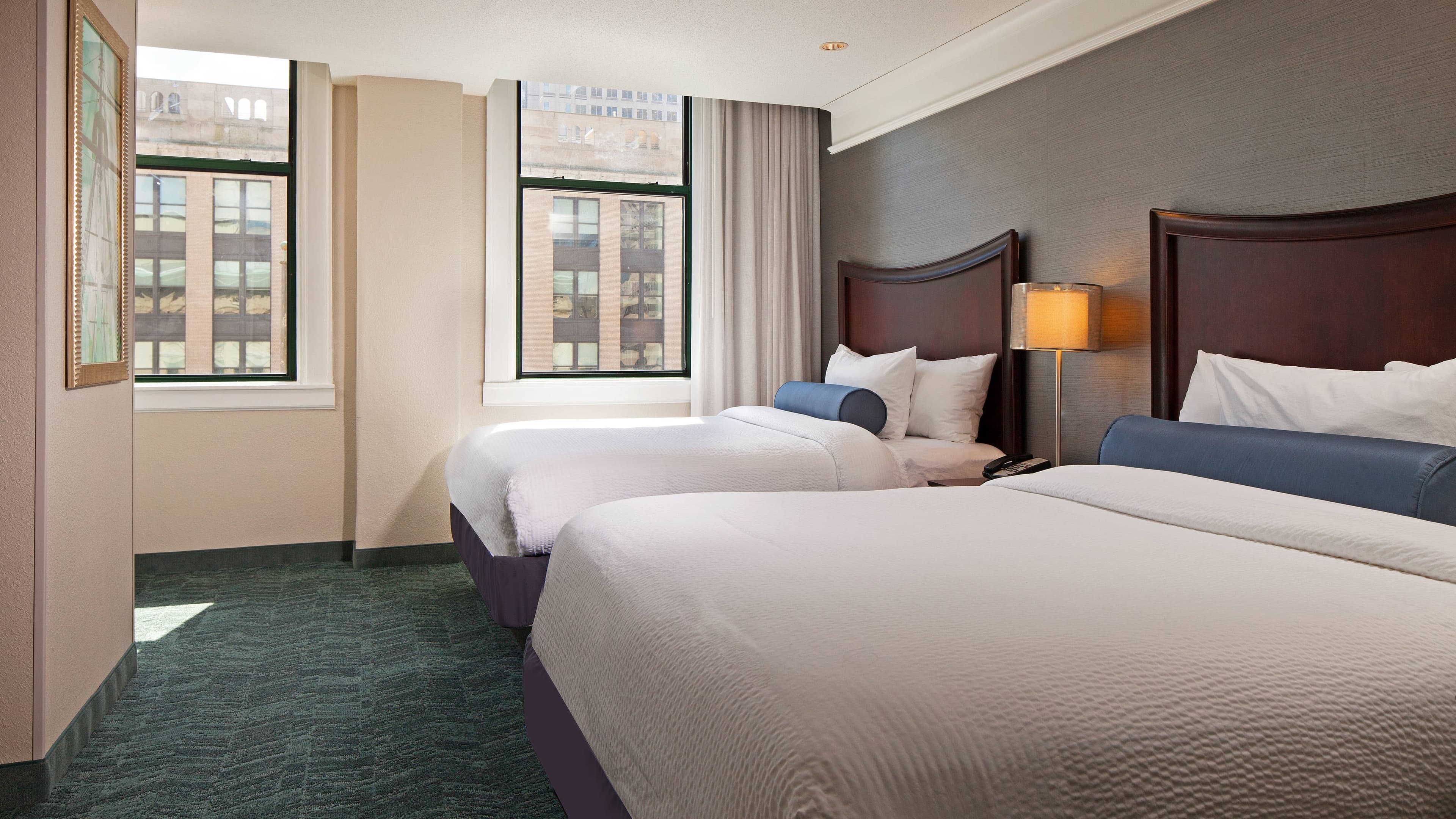 SpringHill Suites Baltimore Downtown/Inner Harbor - Image 2