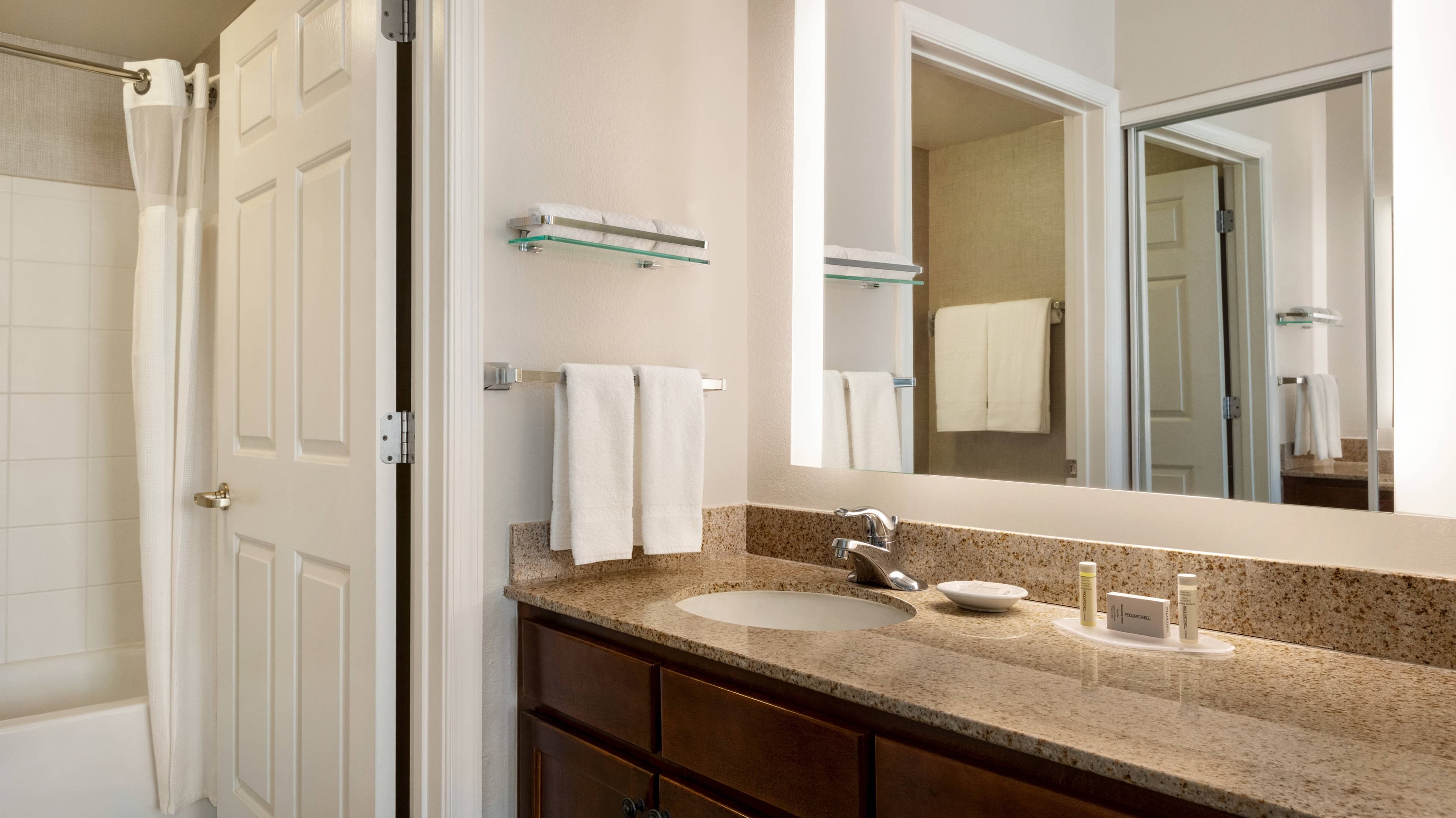 1 Bedroom Suite - Image 6