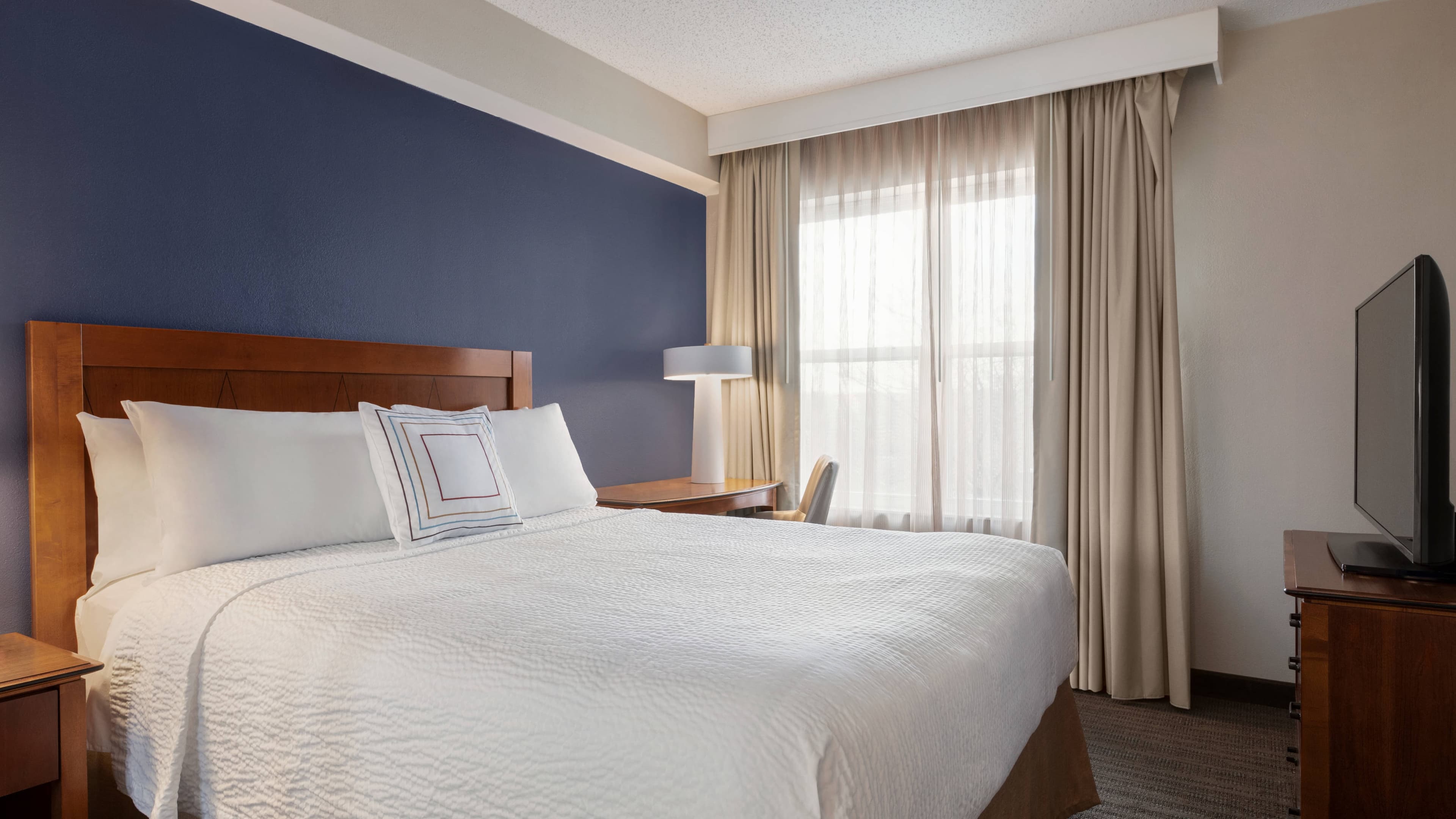 1 Bedroom Suite - Image 5