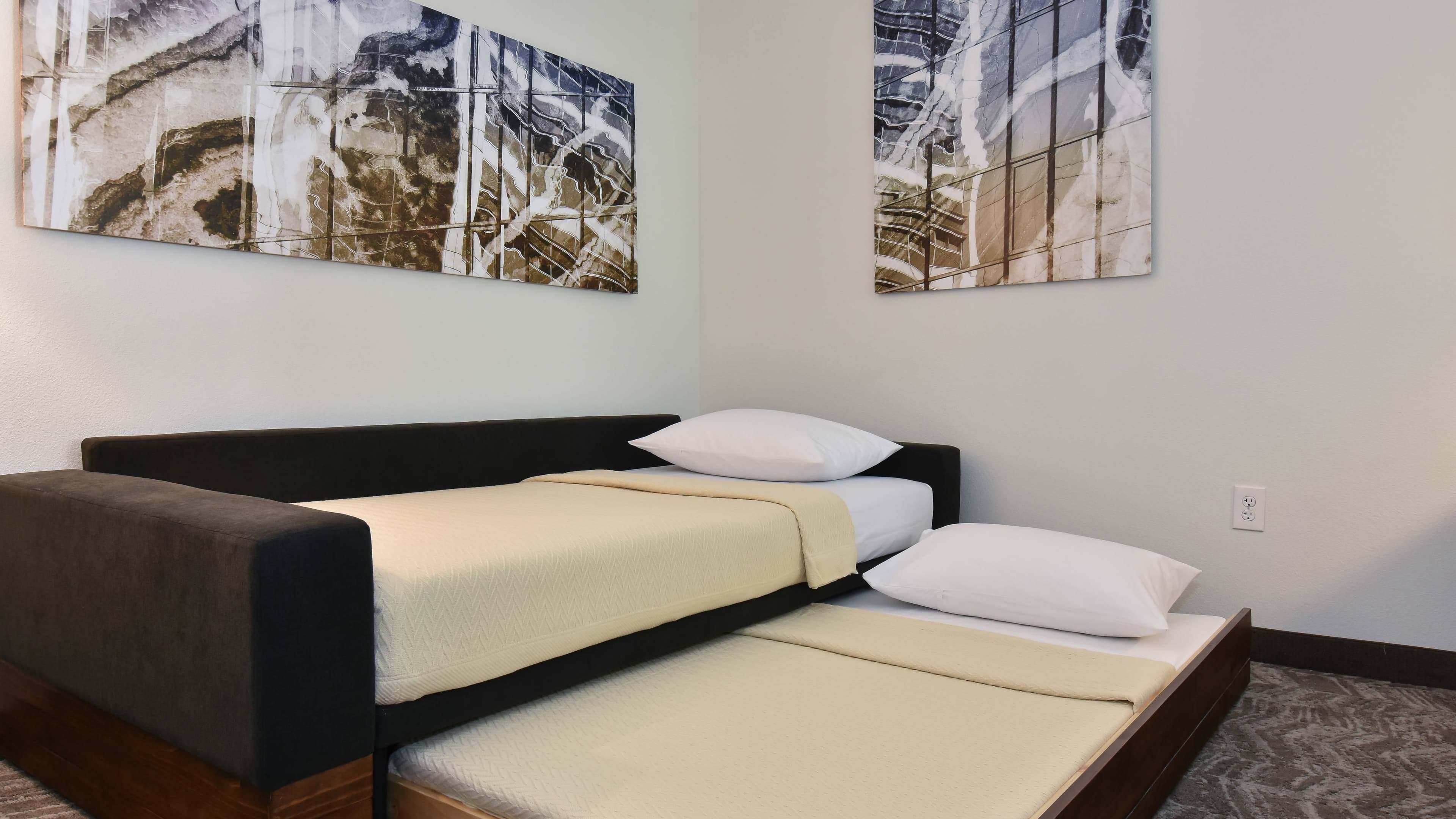 King Studio Suite - Image 3