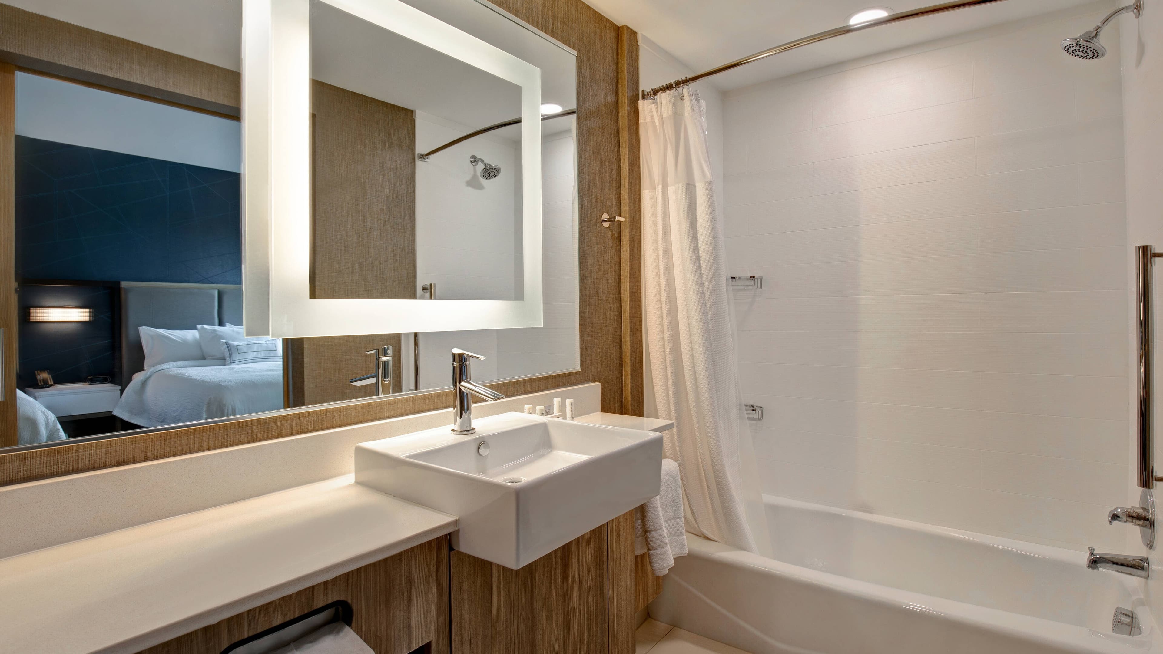 Suite - Image 11