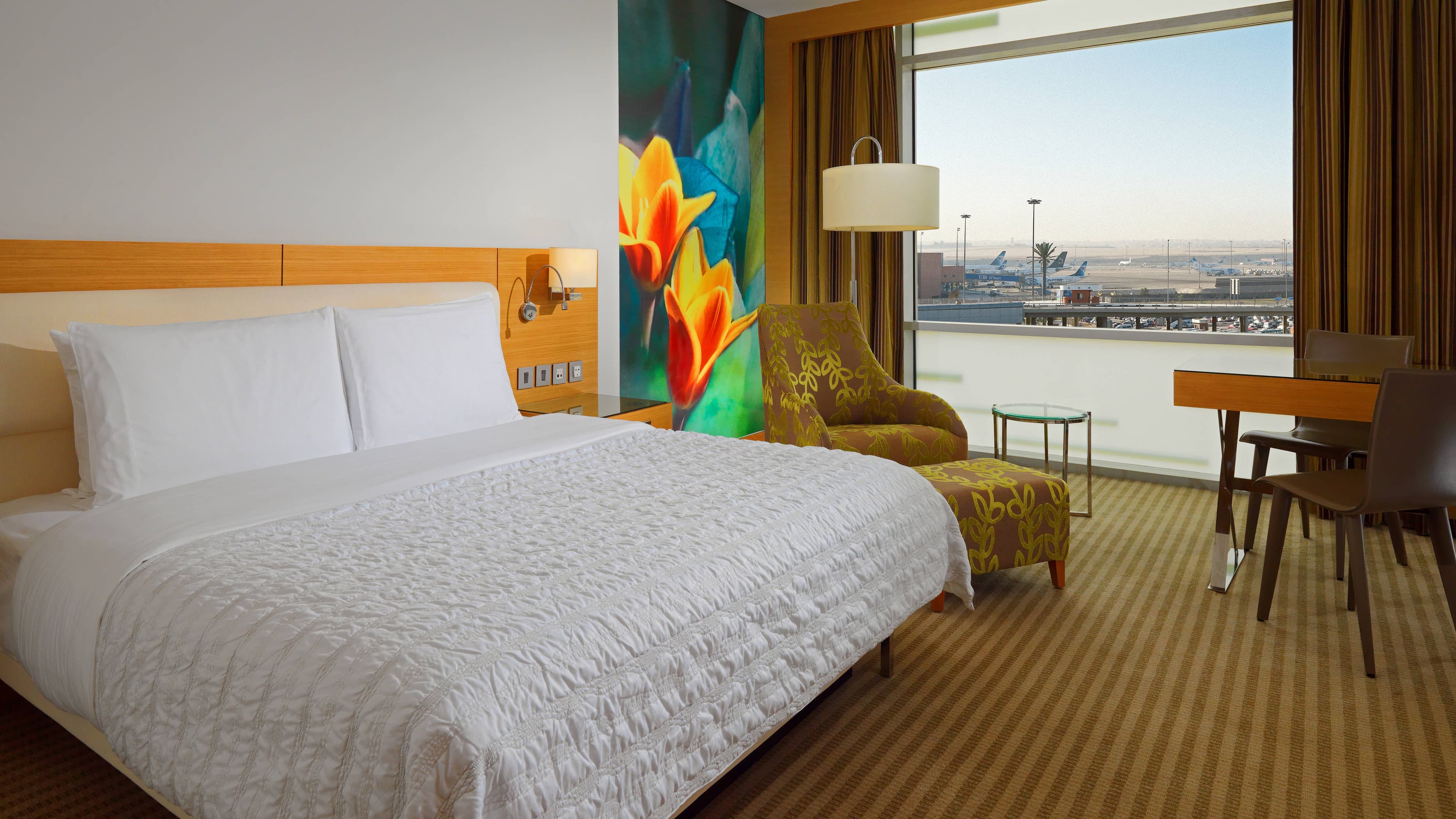 Le Meridien Club Room - Image 2