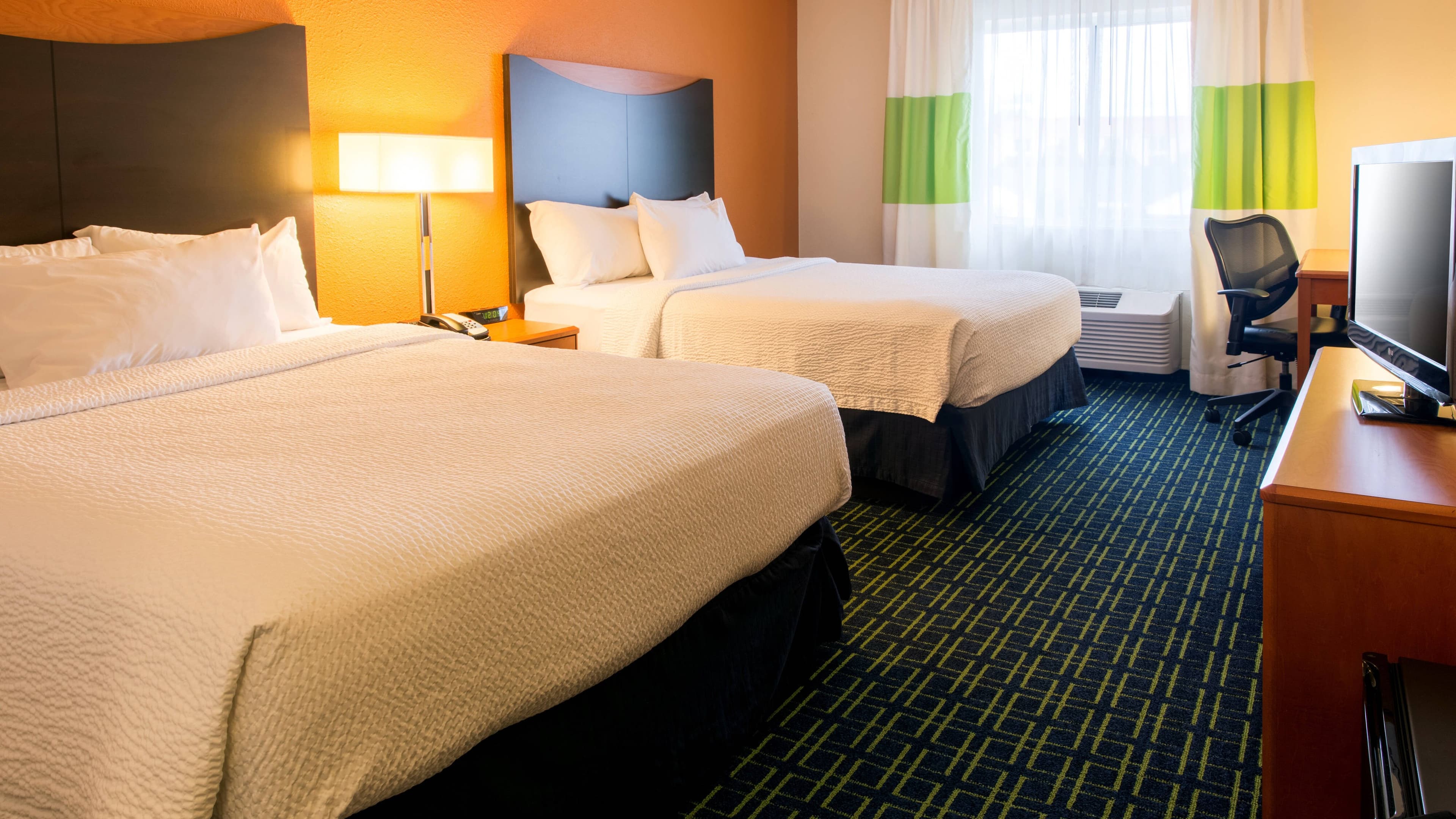 Fairfield Inn & Suites Canton — 6