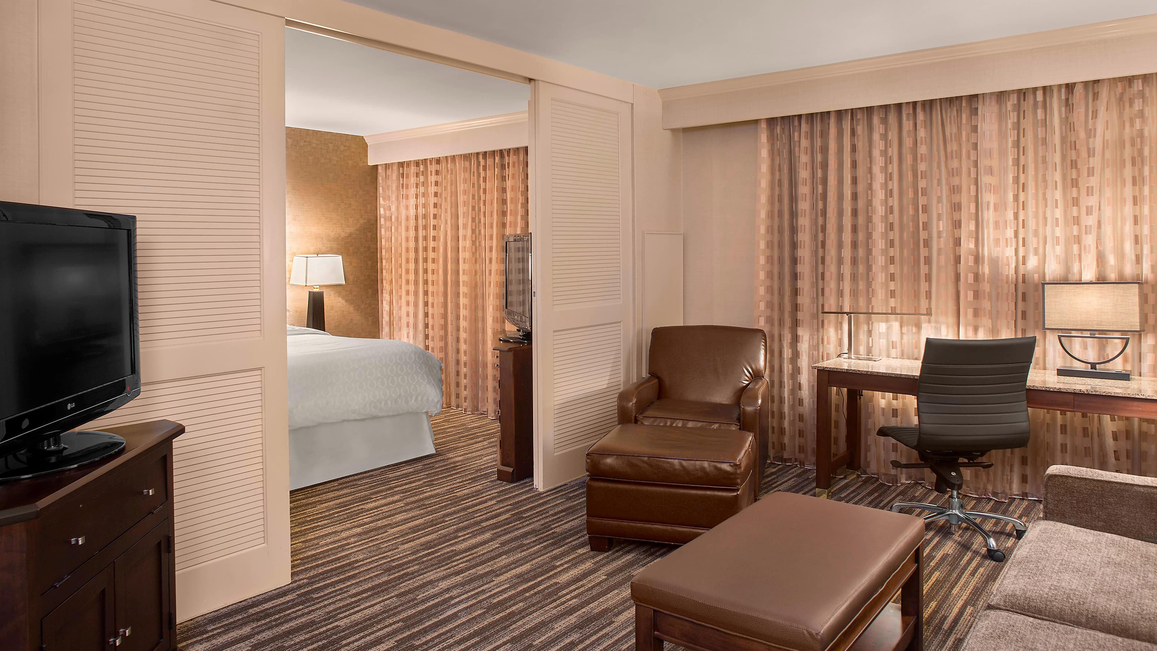 Sheraton Suites Akron Cuyahoga Falls - Image 2