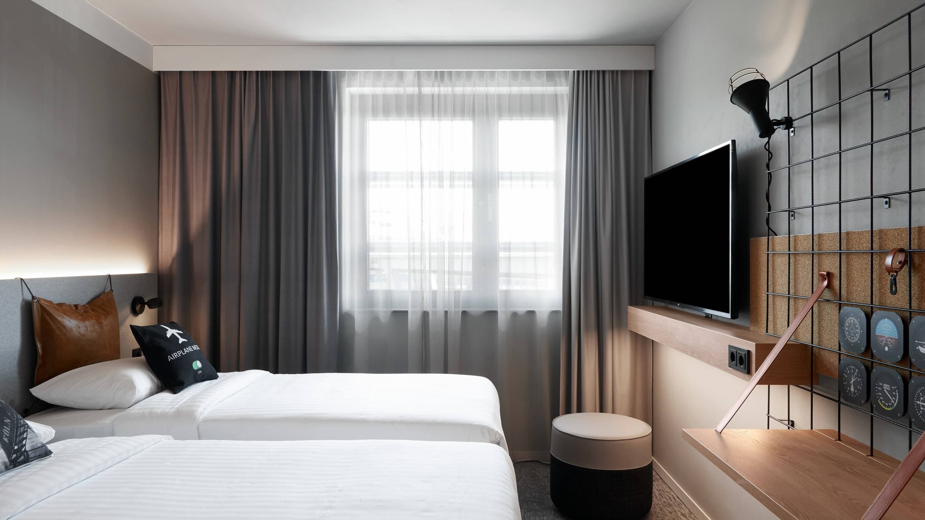 Moxy Cologne Bonn Airport — 8
