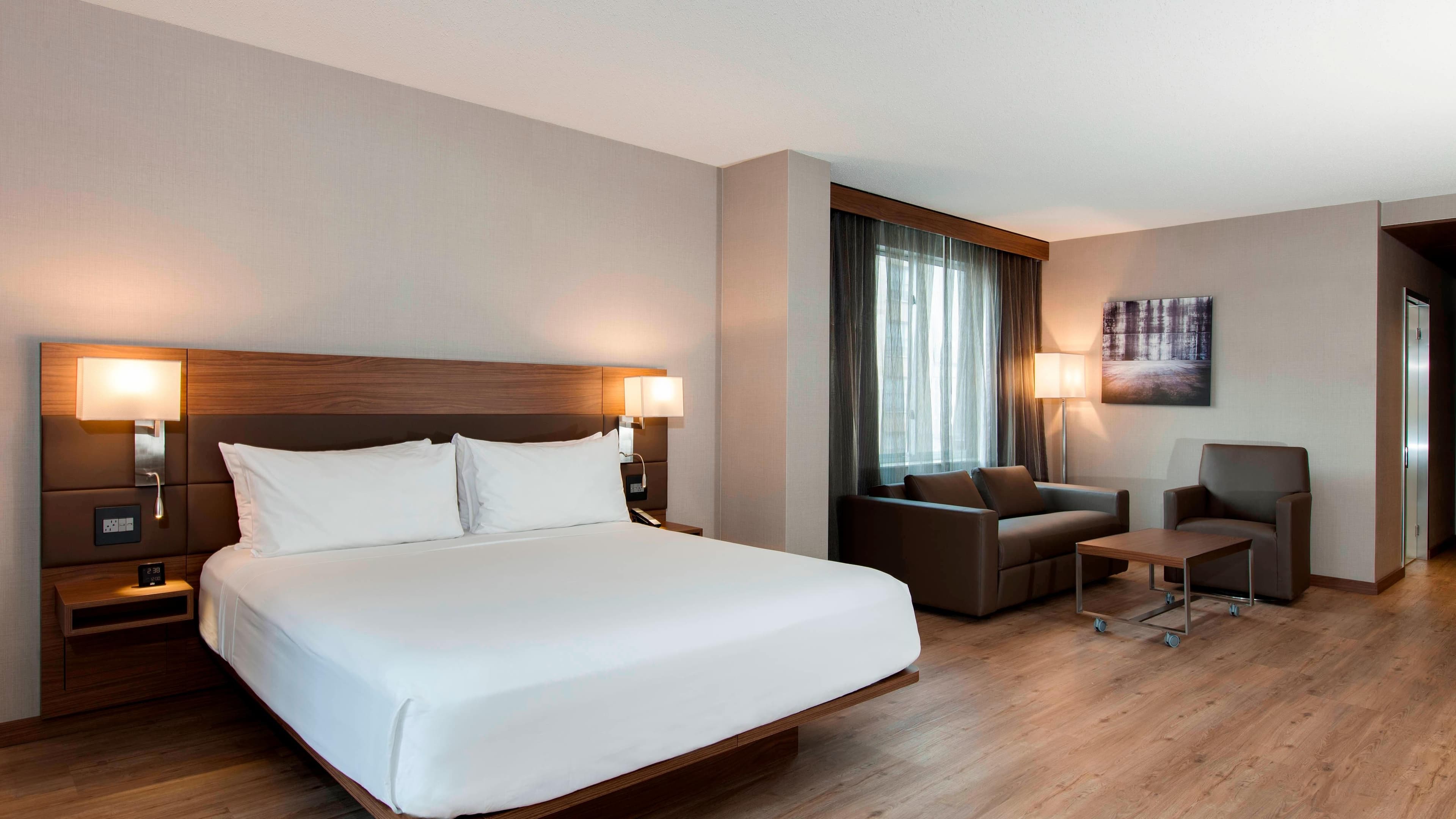 AC Hotel Chicago Downtown - Image 4