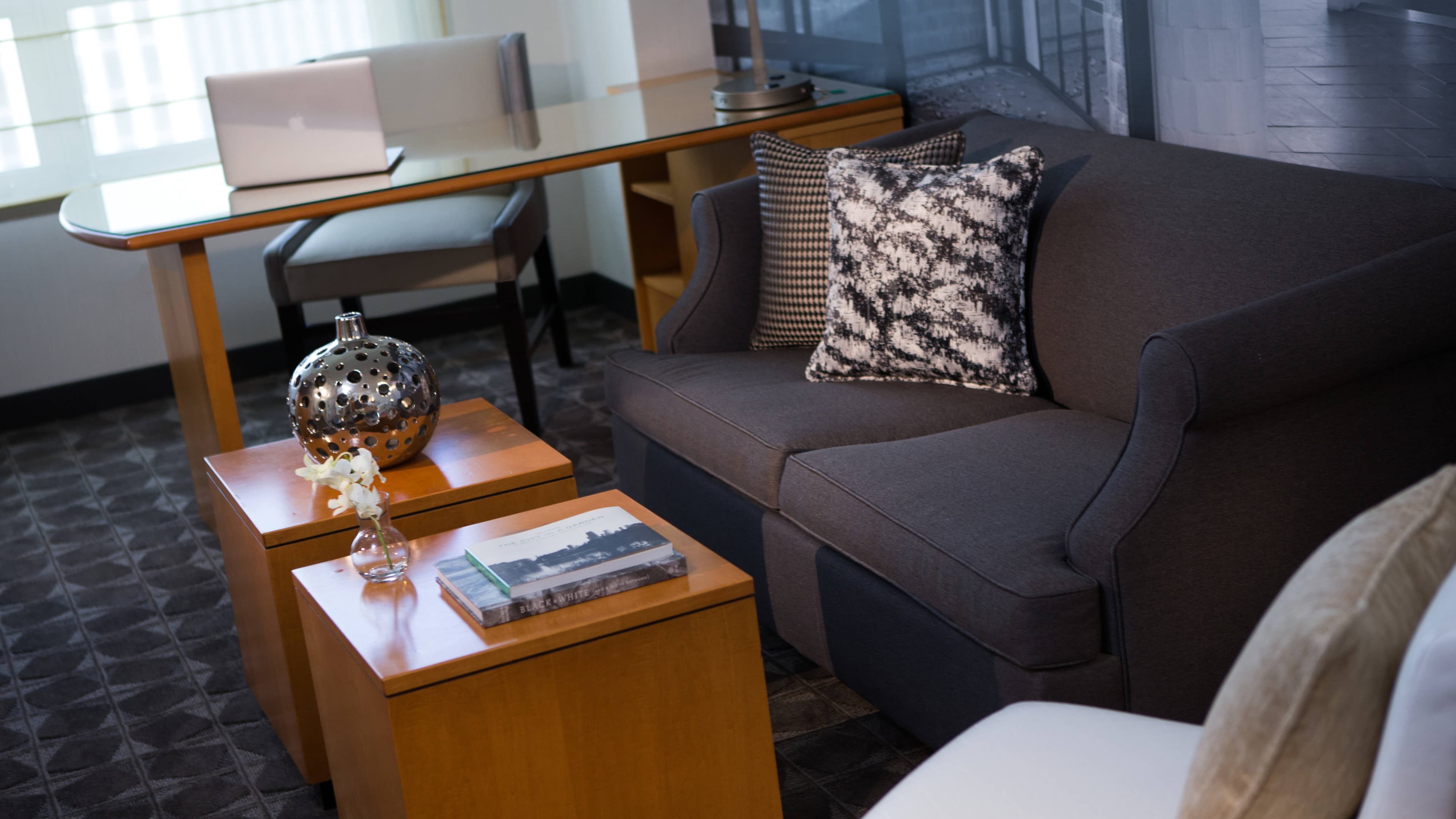 Renaissance Chicago O'Hare Suites Hotel - Image 4
