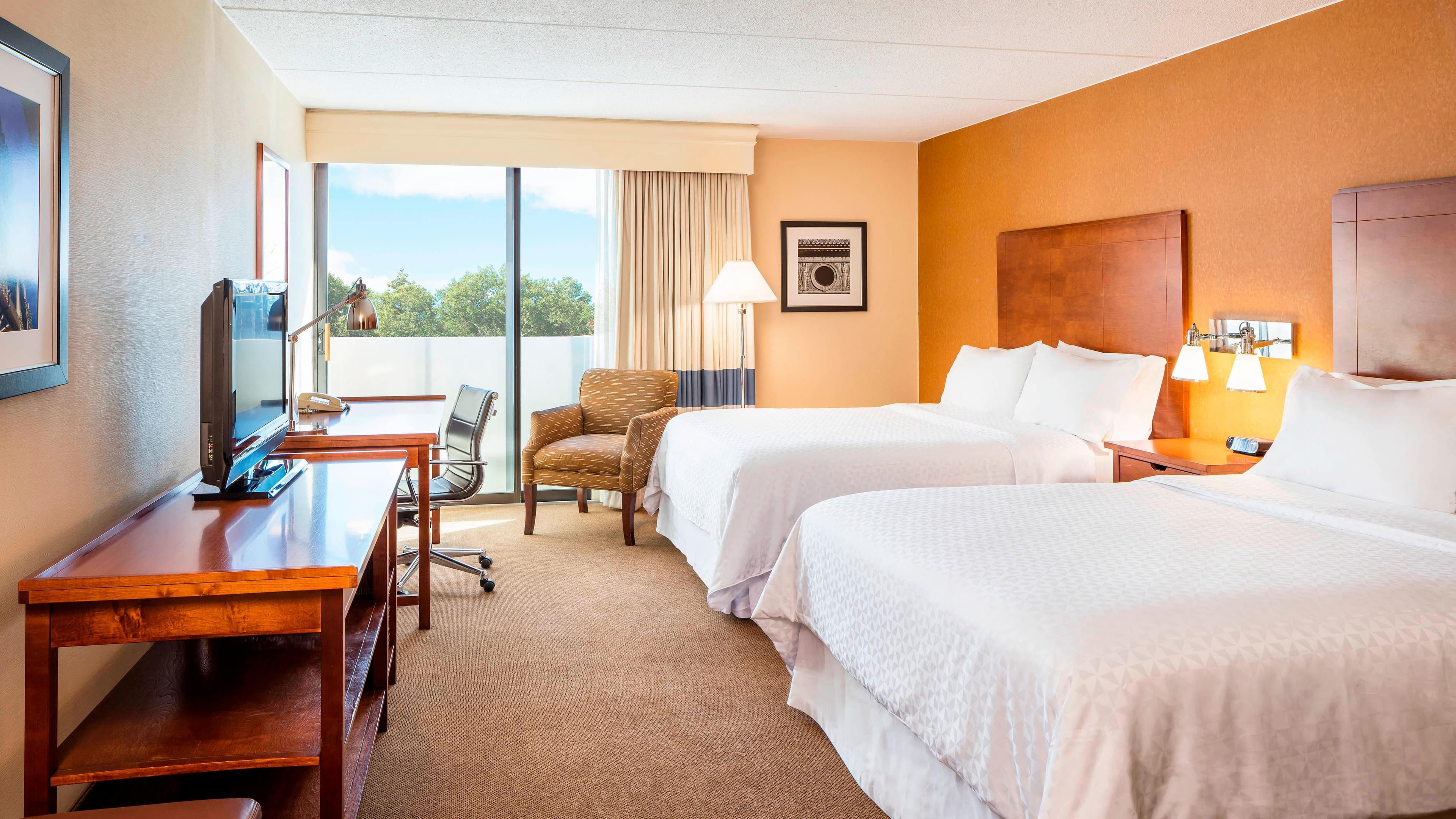 Four Points by Sheraton Chicago O'Hare Airport — 6