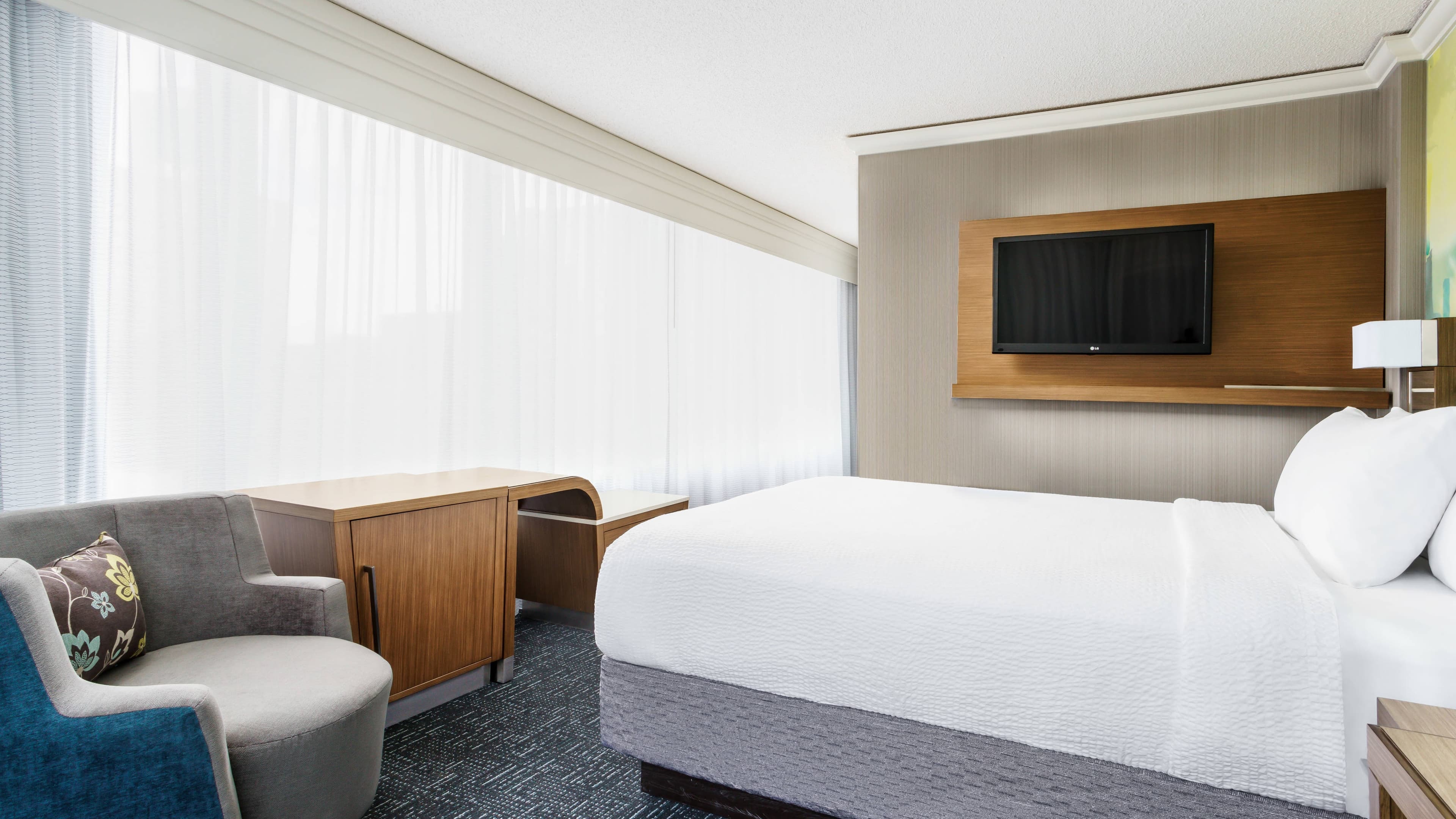 Holiday Inn Express Chicago - Magnificent Mile — 35