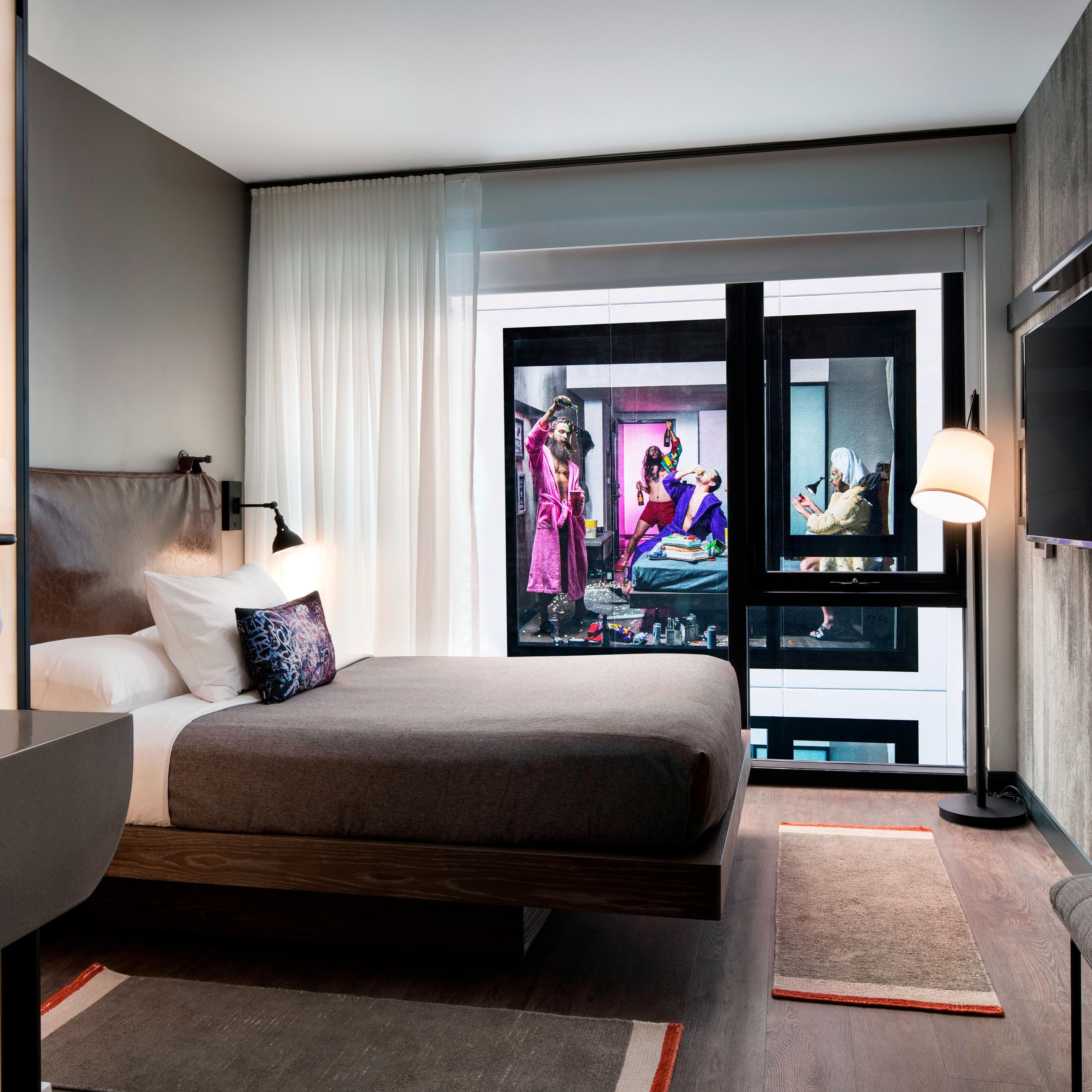 Moxy Chicago Downtown - Image 1