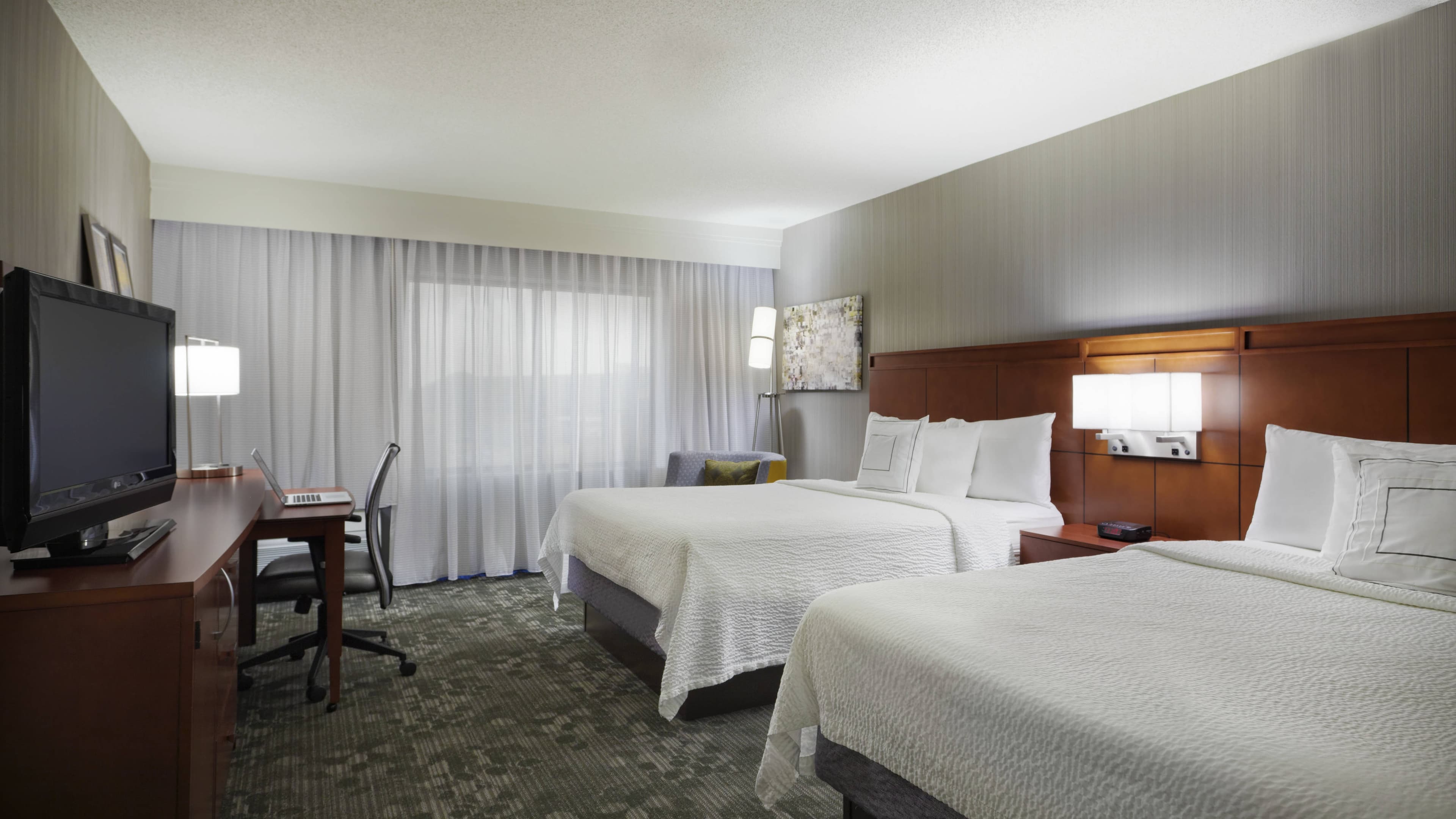 Courtyard Chicago St. Charles - Image 4