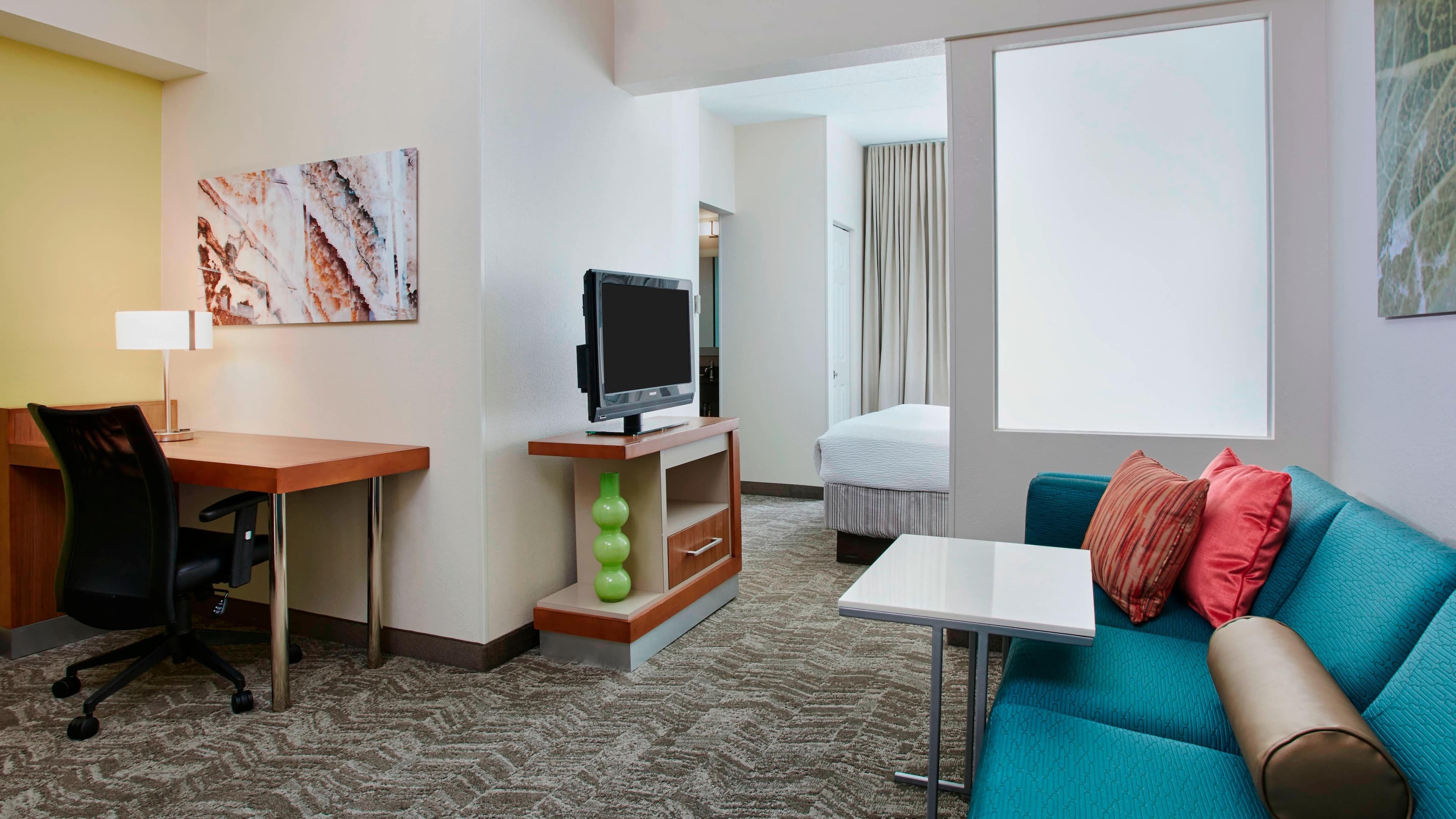 Suite - Image 1