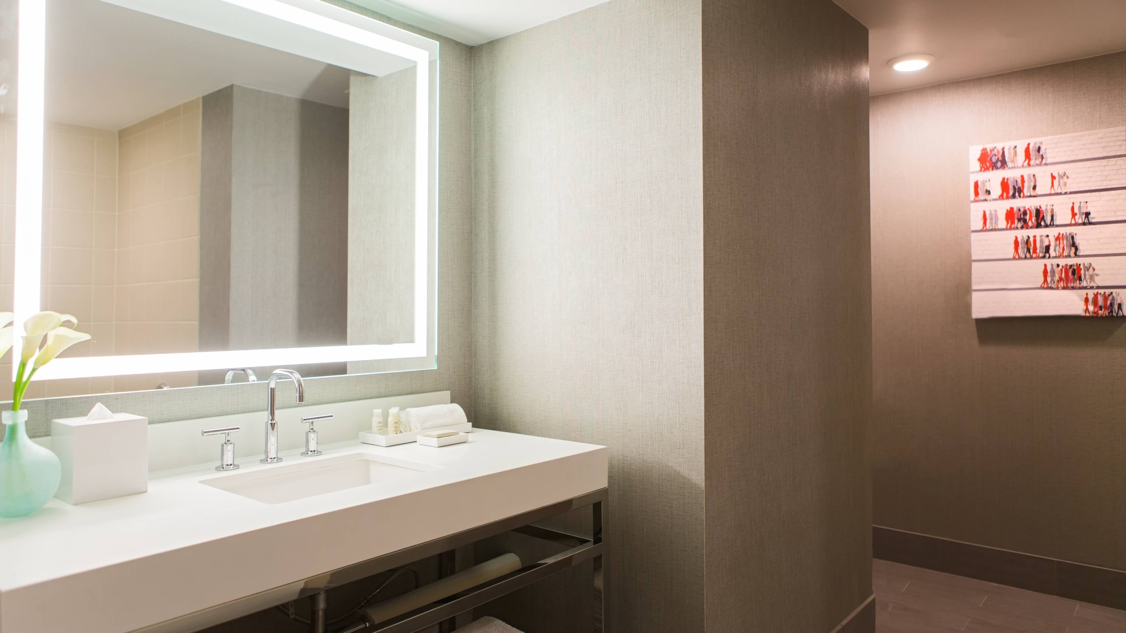 Renaissance Chicago Downtown Hotel - Image 3