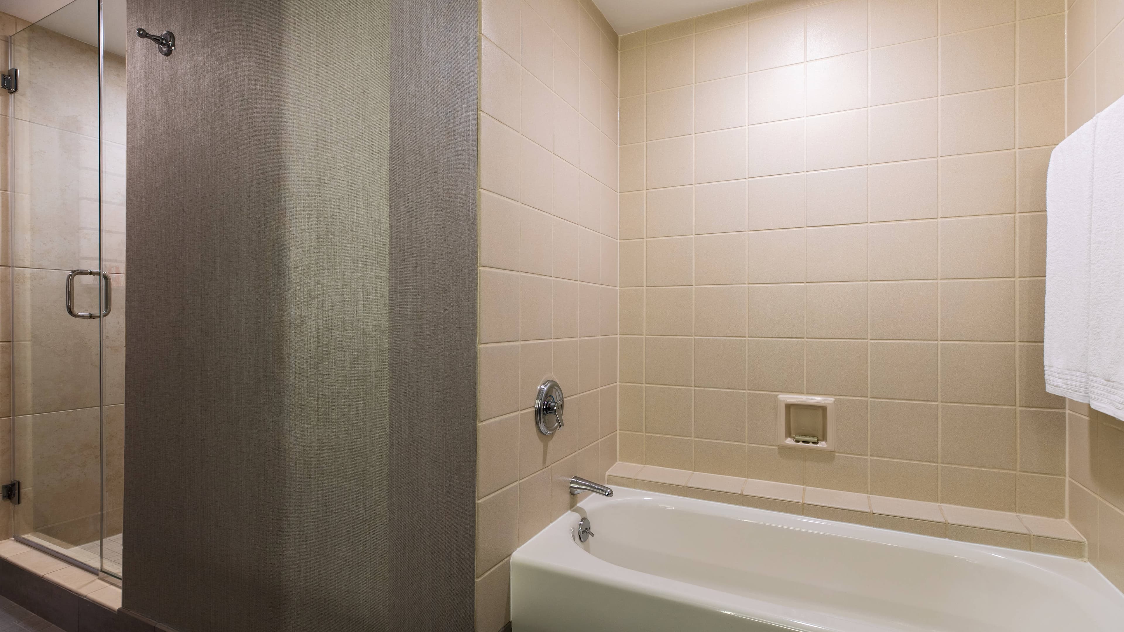 Renaissance Chicago Downtown Hotel — 27