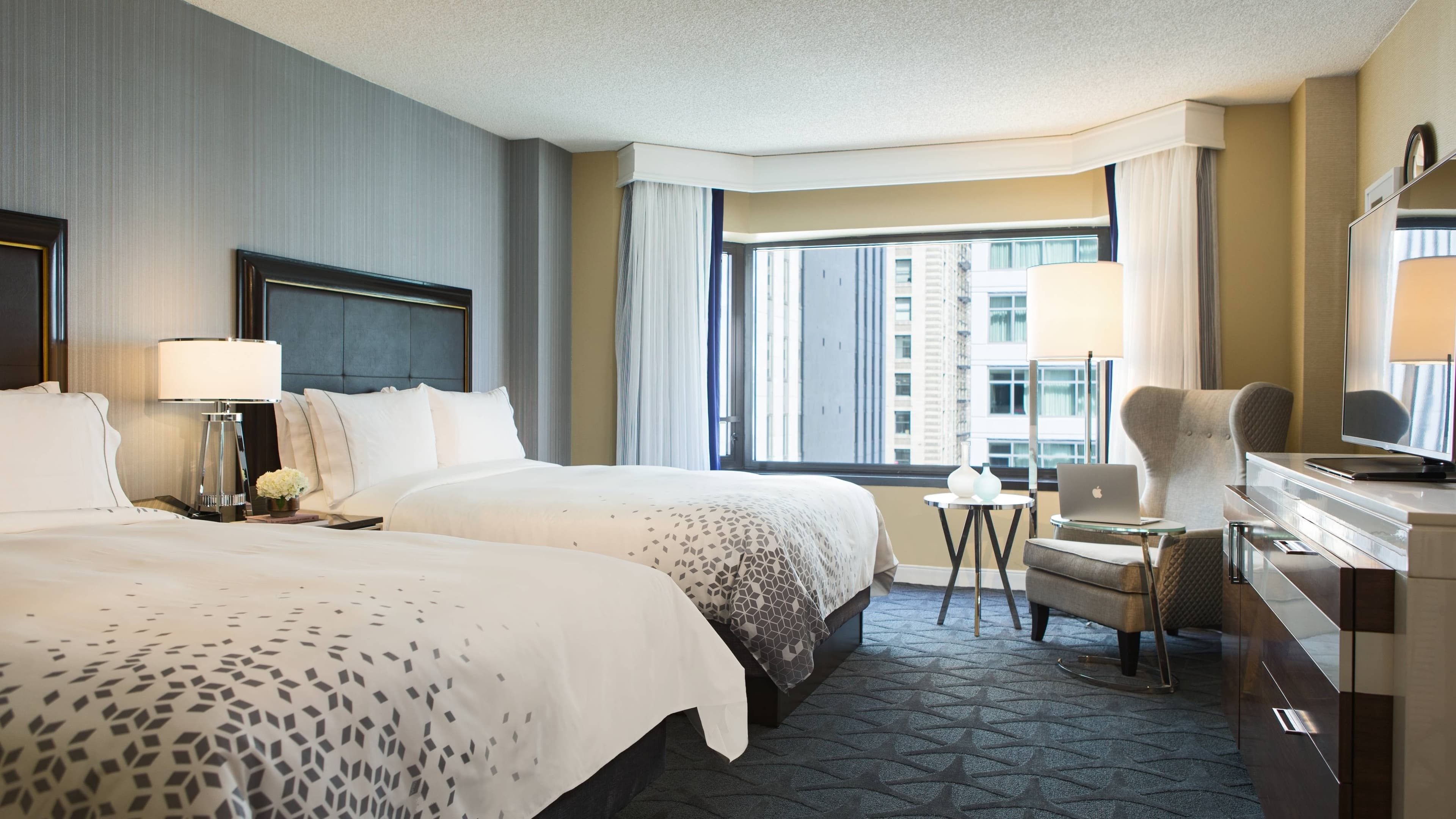 Renaissance Chicago Downtown Hotel - Image 2