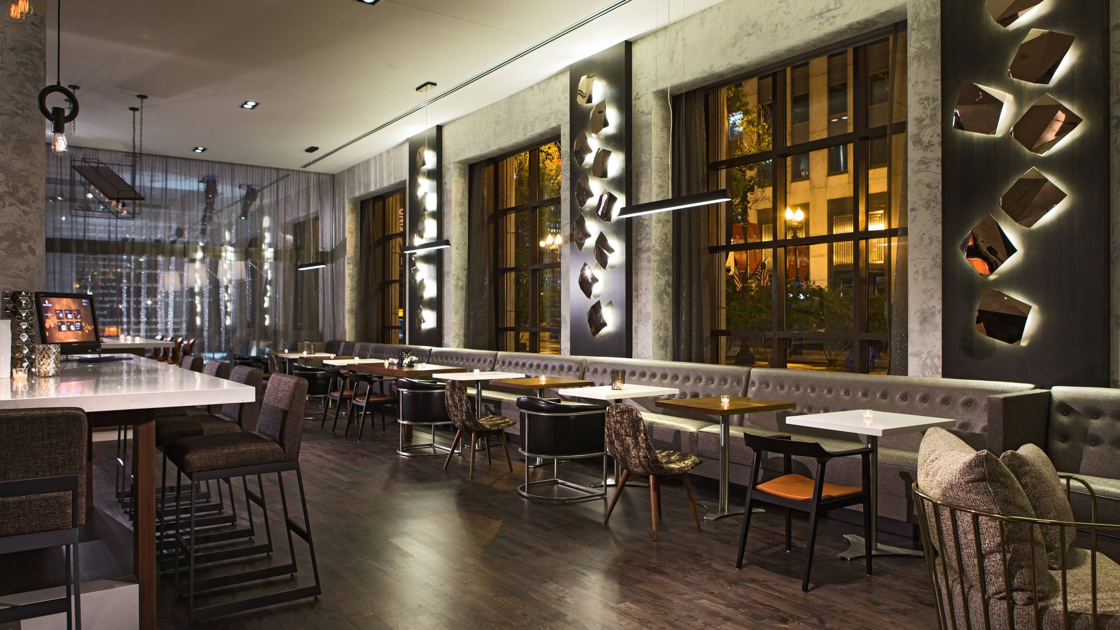 Renaissance Chicago Downtown Hotel — 15