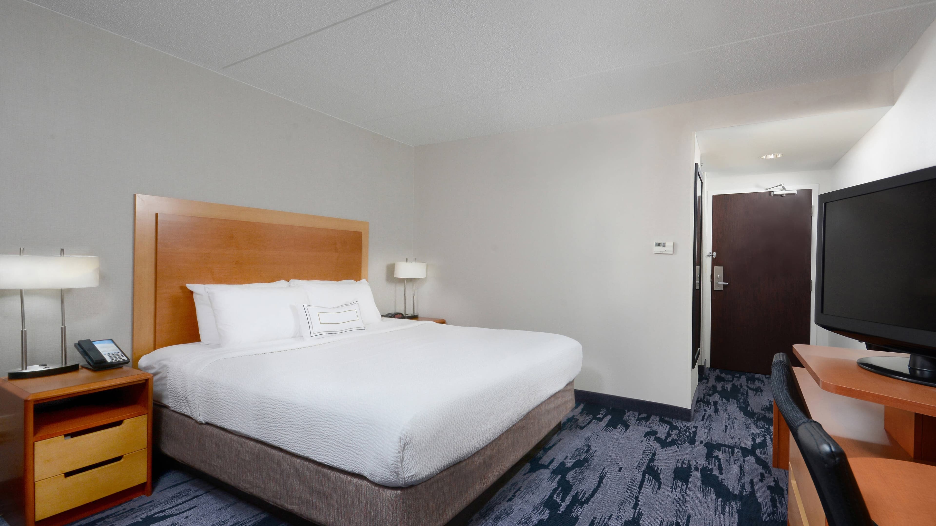 Fairfield Inn & Suites Charlottesville North — 8