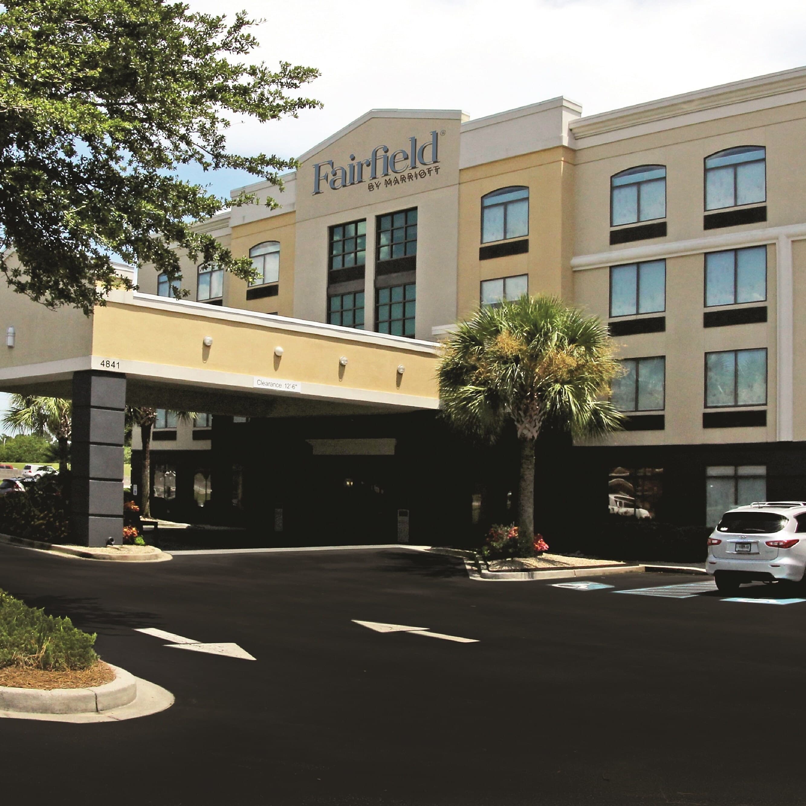 Fairfield Inn & Suites Charleston Airport/Convention Center - Image 1