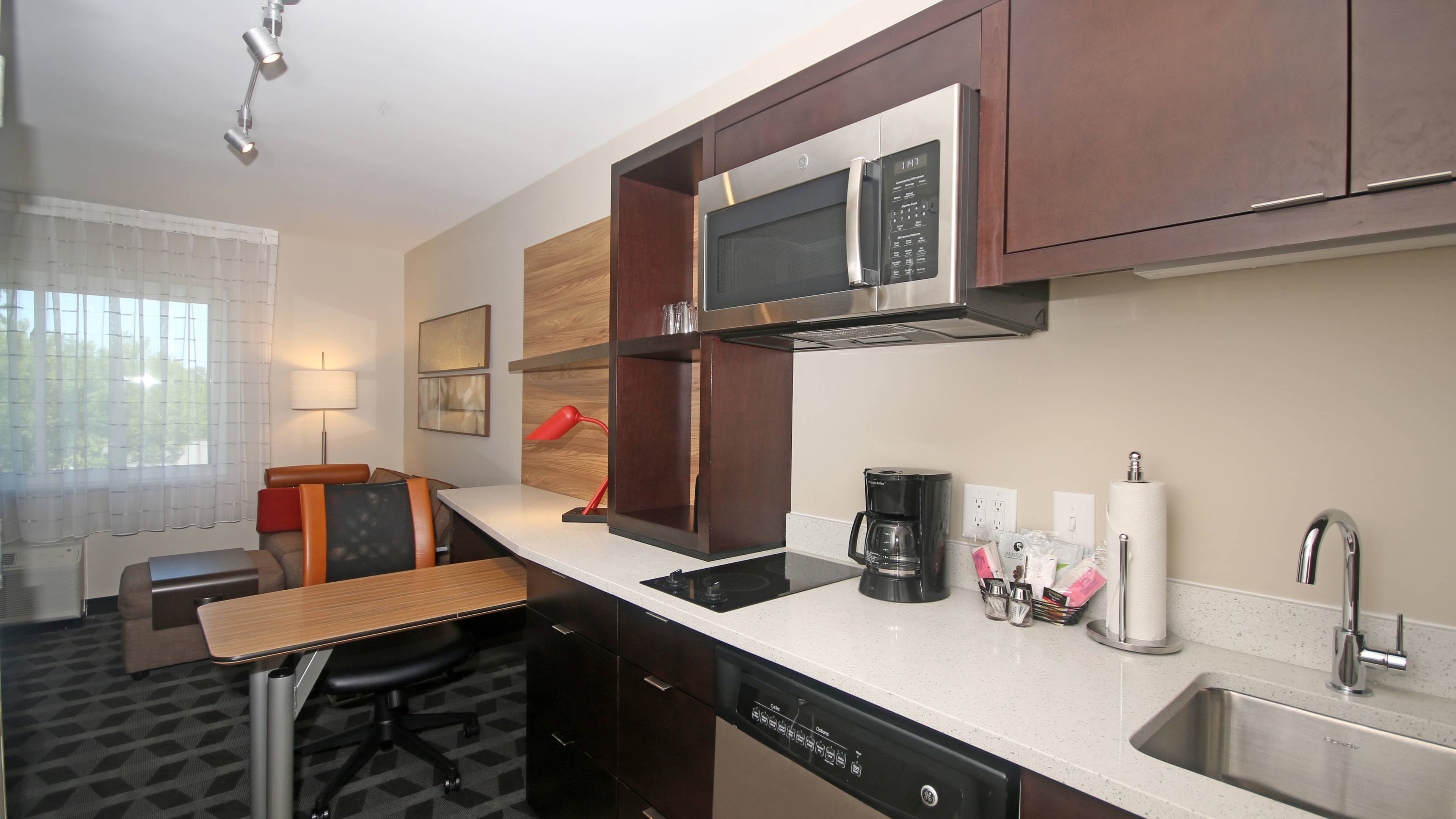 TownePlace Suites Charleston-North Charleston - Image 4