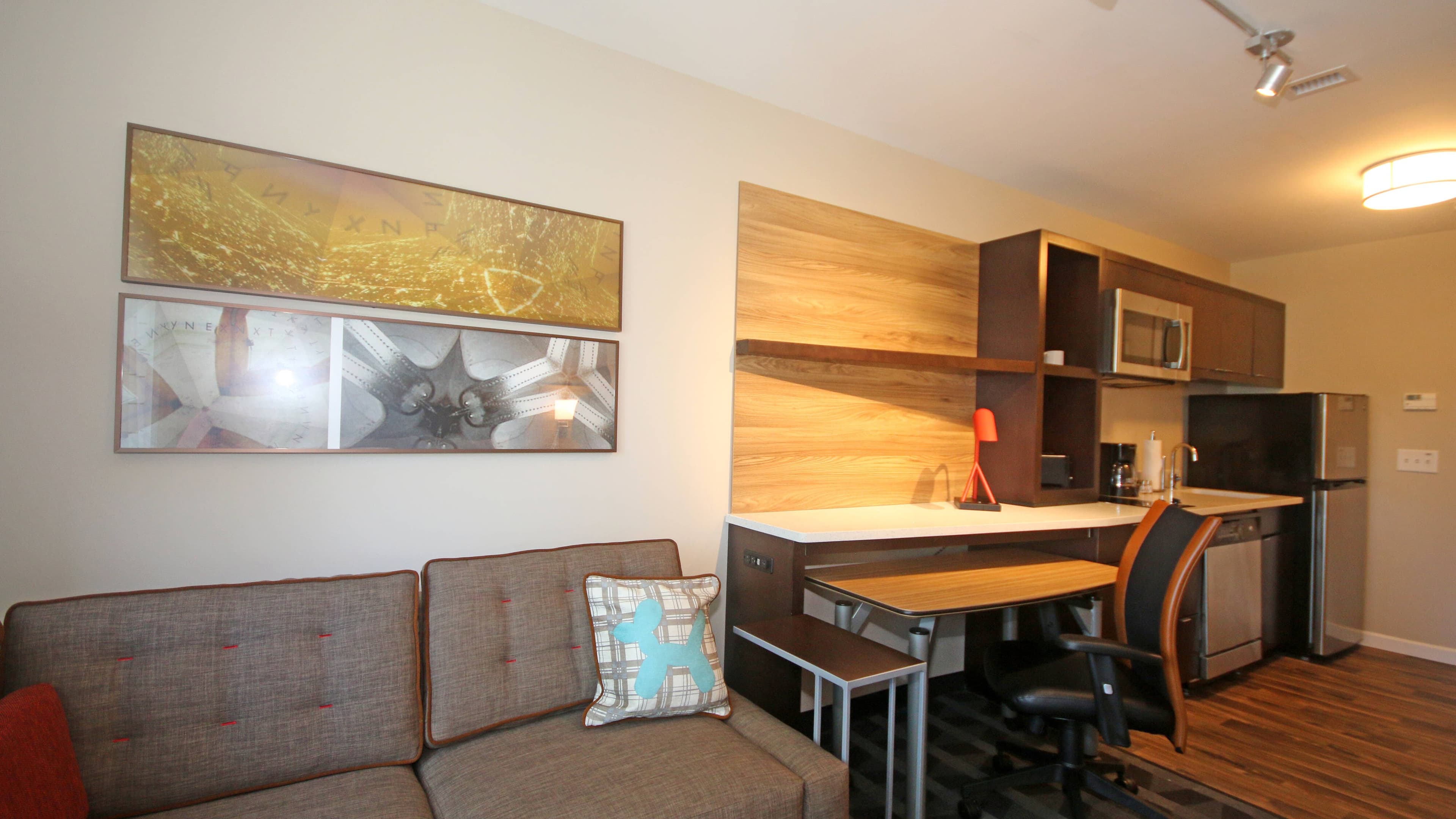 TownePlace Suites Charleston-North Charleston - Image 2