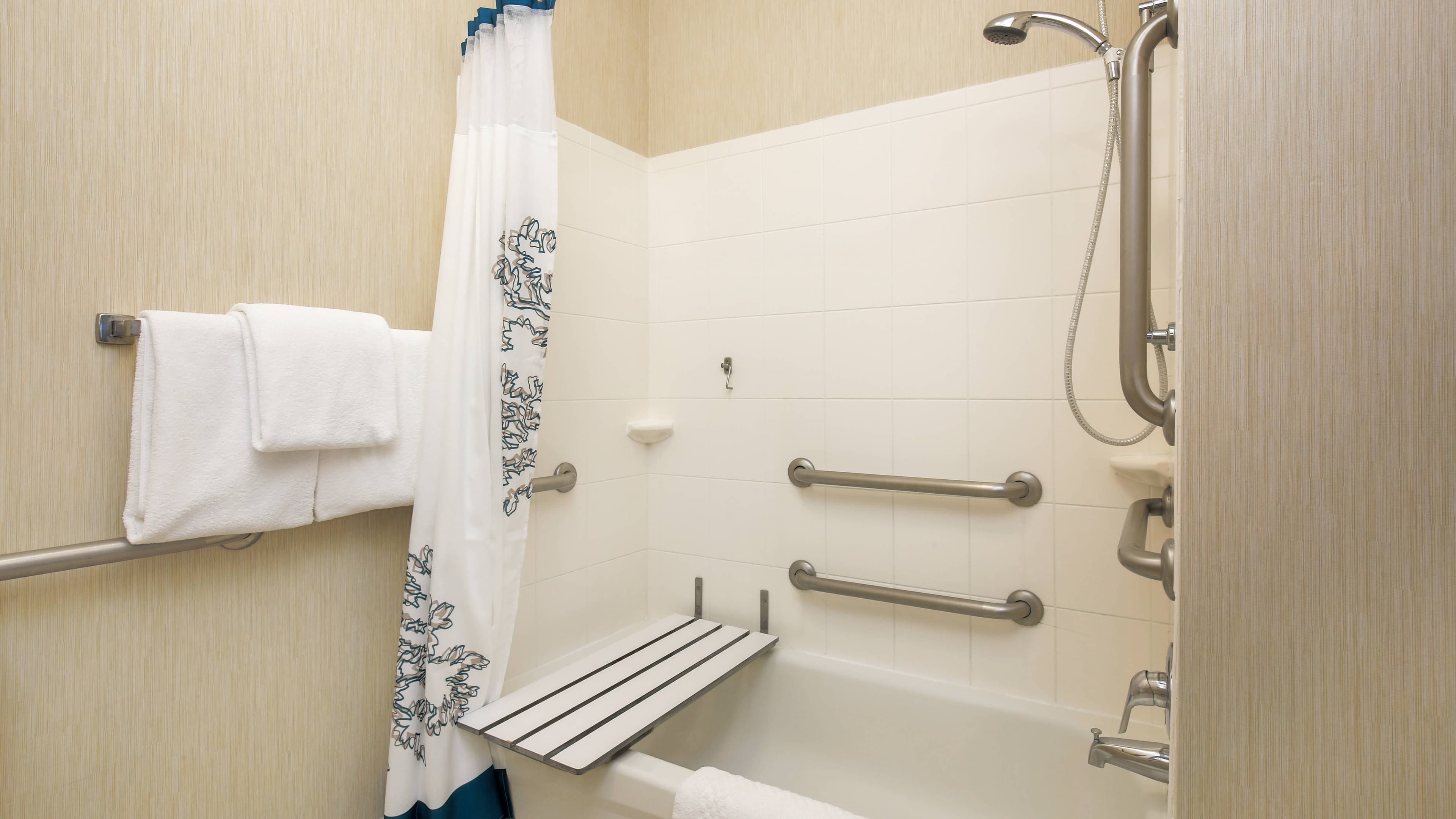 1 Bedroom Suite - Image 7
