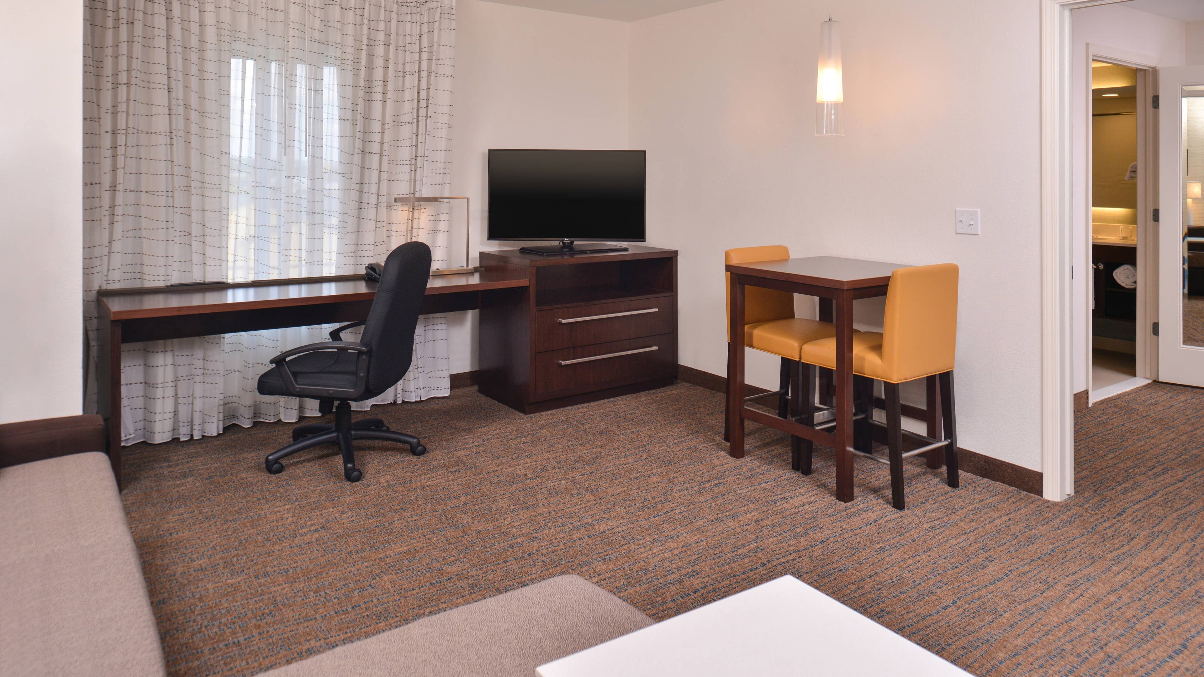 Residence Inn Cedar Rapids South - Image 2