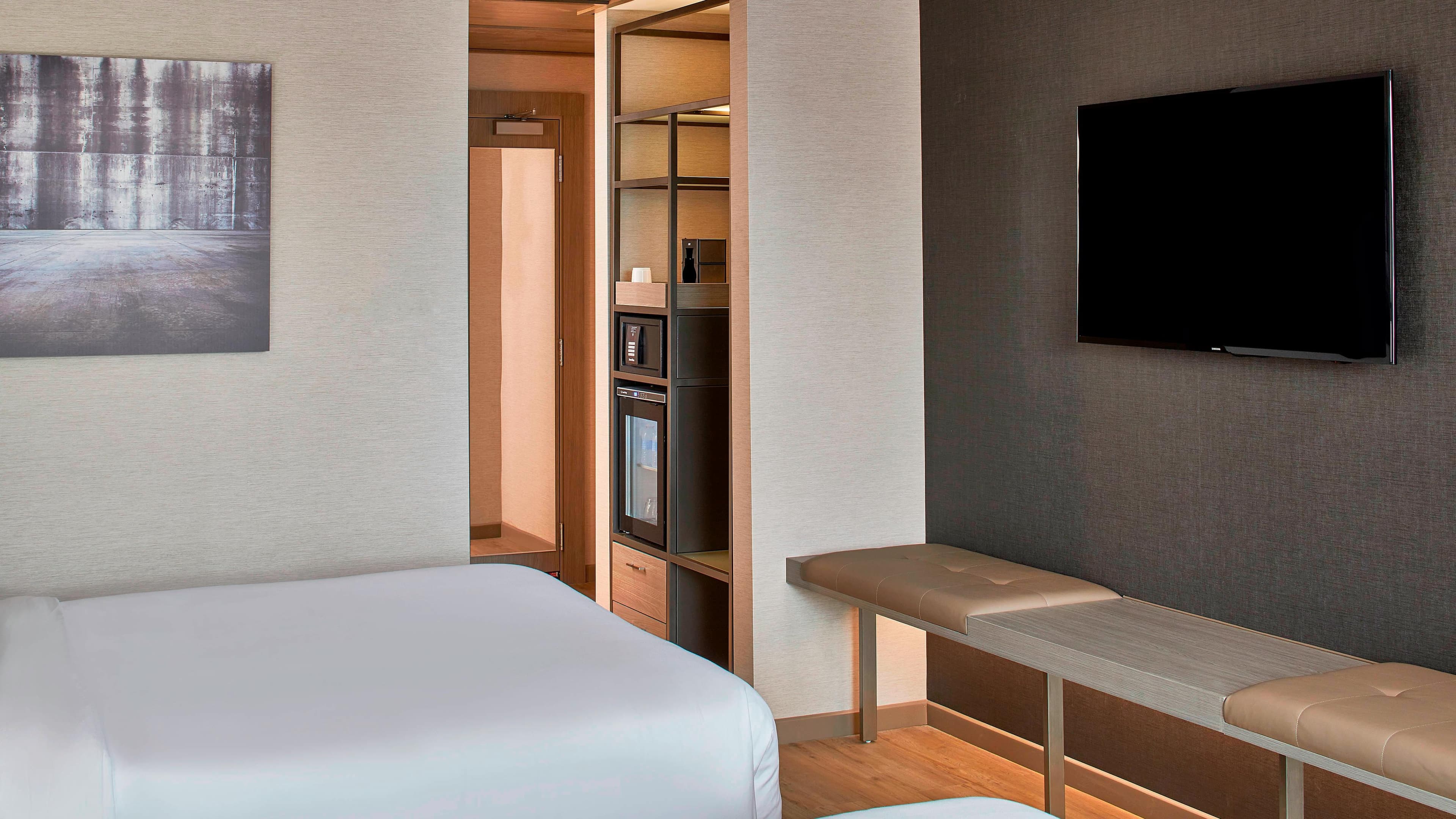AC Hotel Cleveland Beachwood — 8