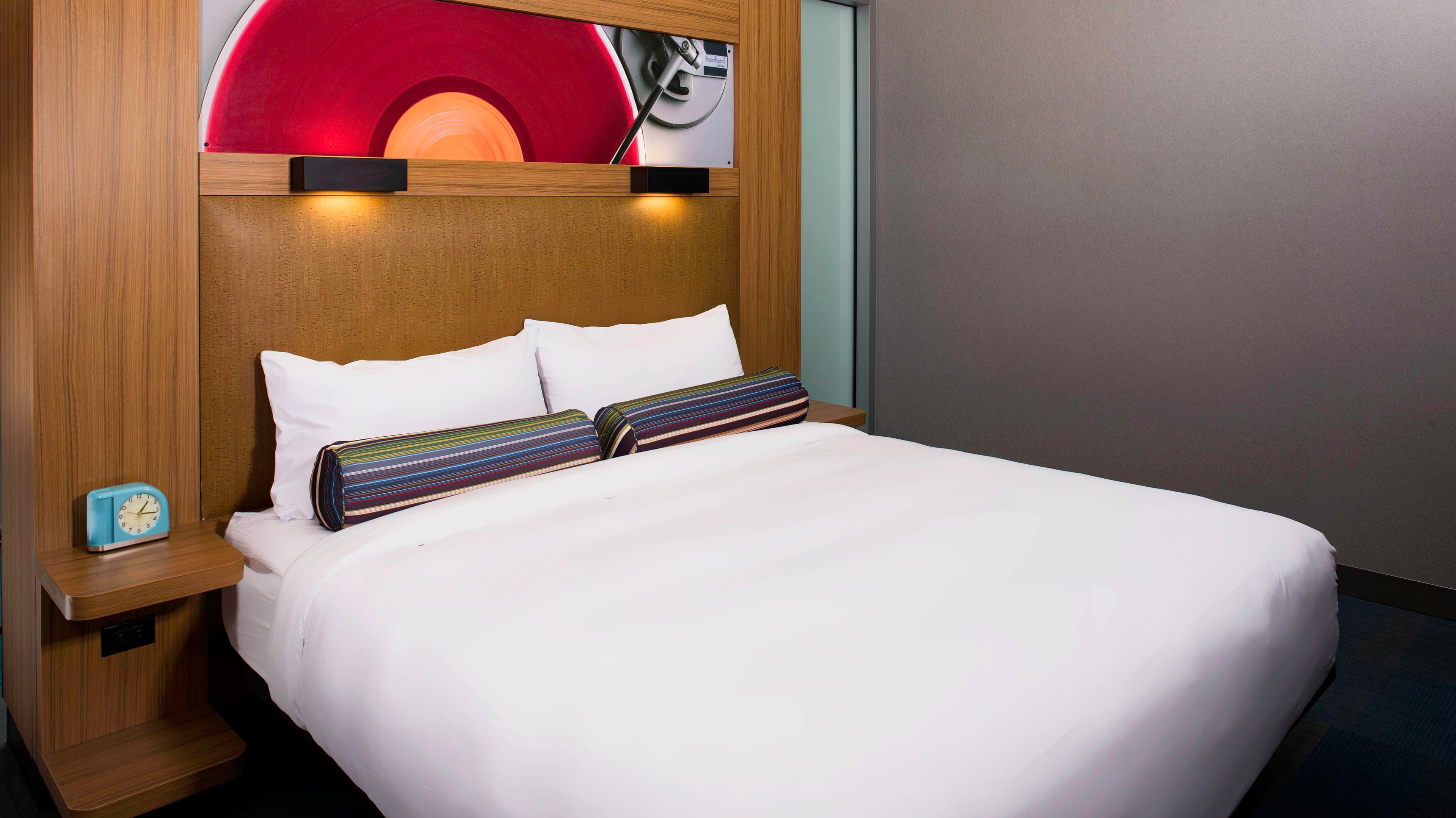 Aloft Cleveland Downtown - Image 2