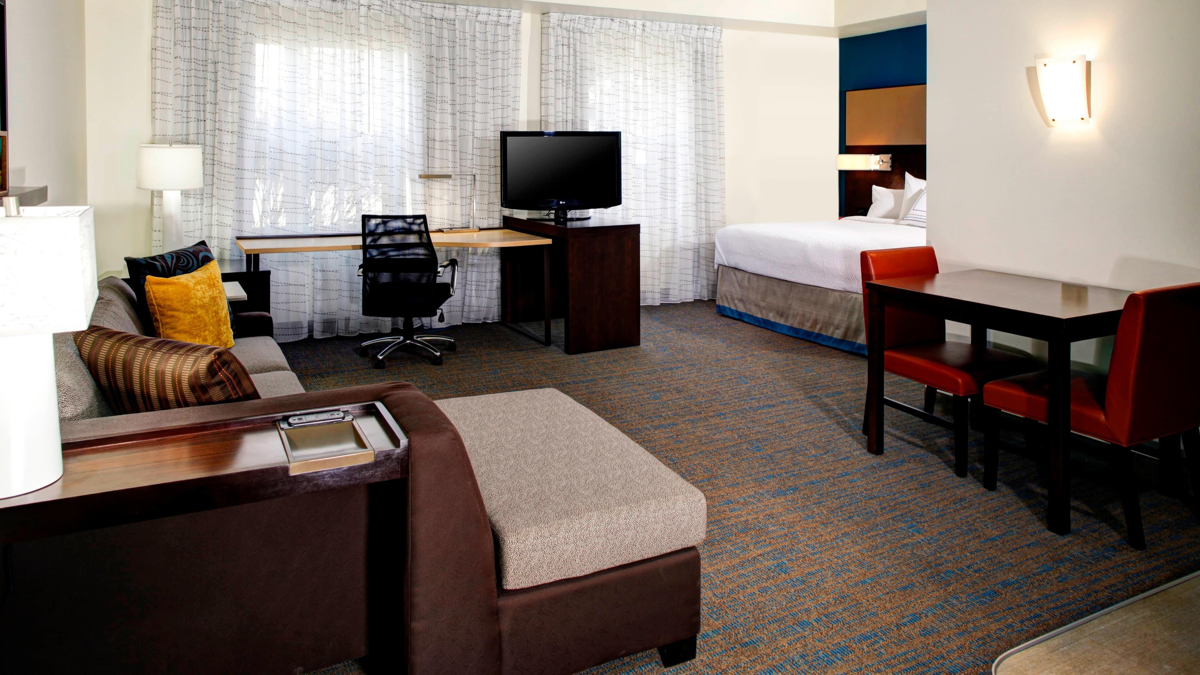 Hotel Indigo Cleveland-Beachwood — 16
