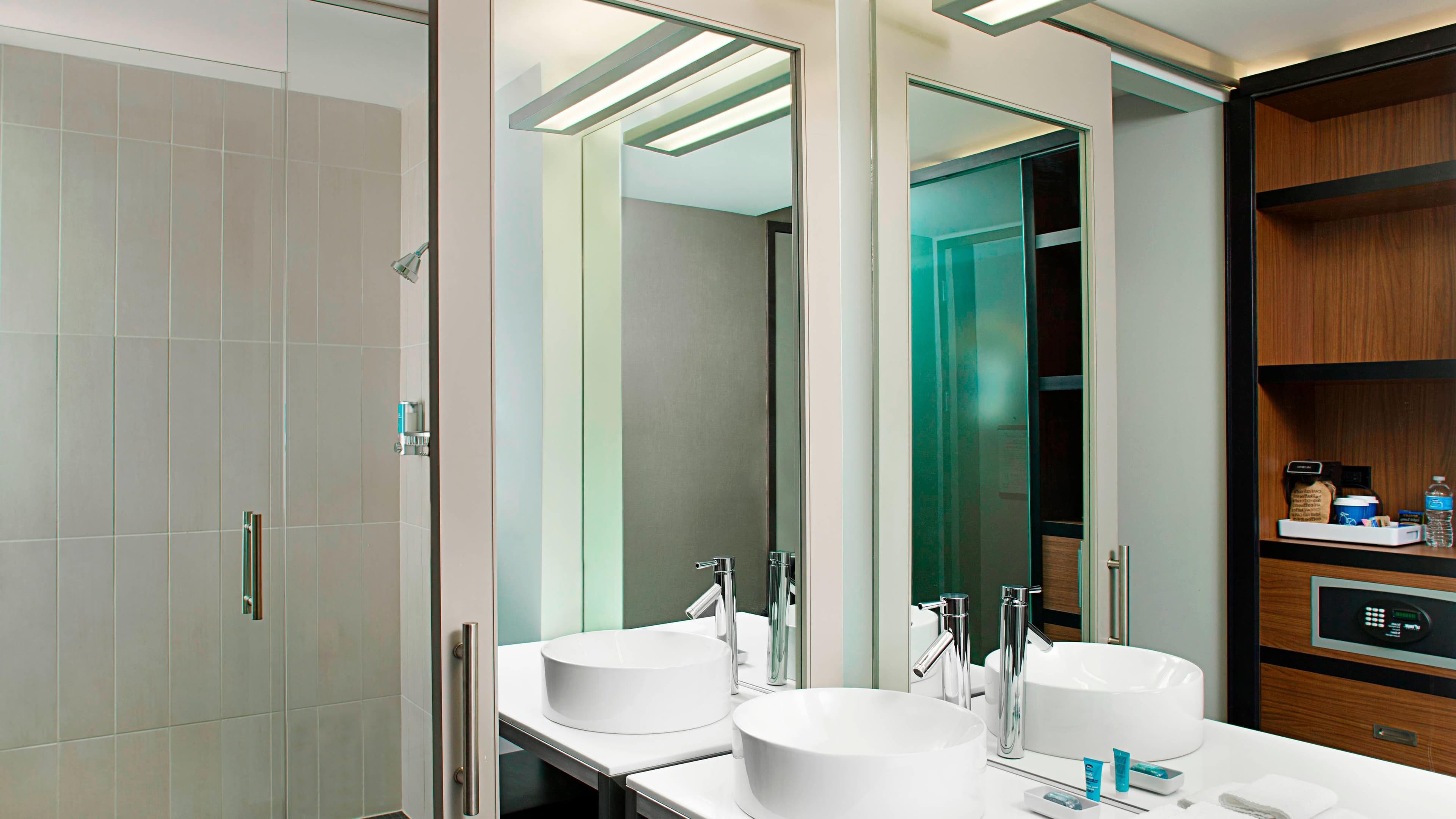 Aloft Cleveland Beachwood - Image 3