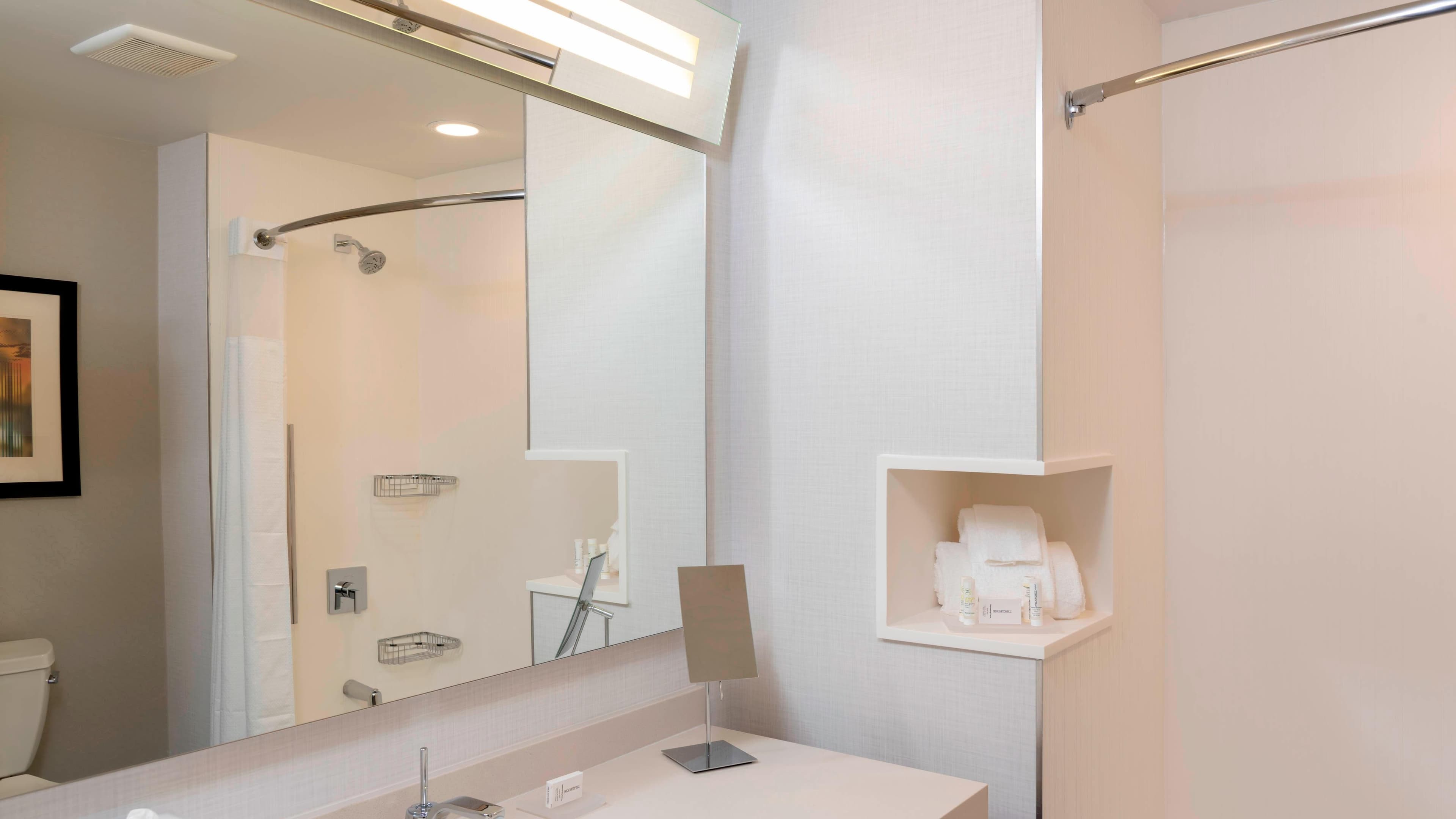 Holiday Inn Express & Suites Elyria — 8
