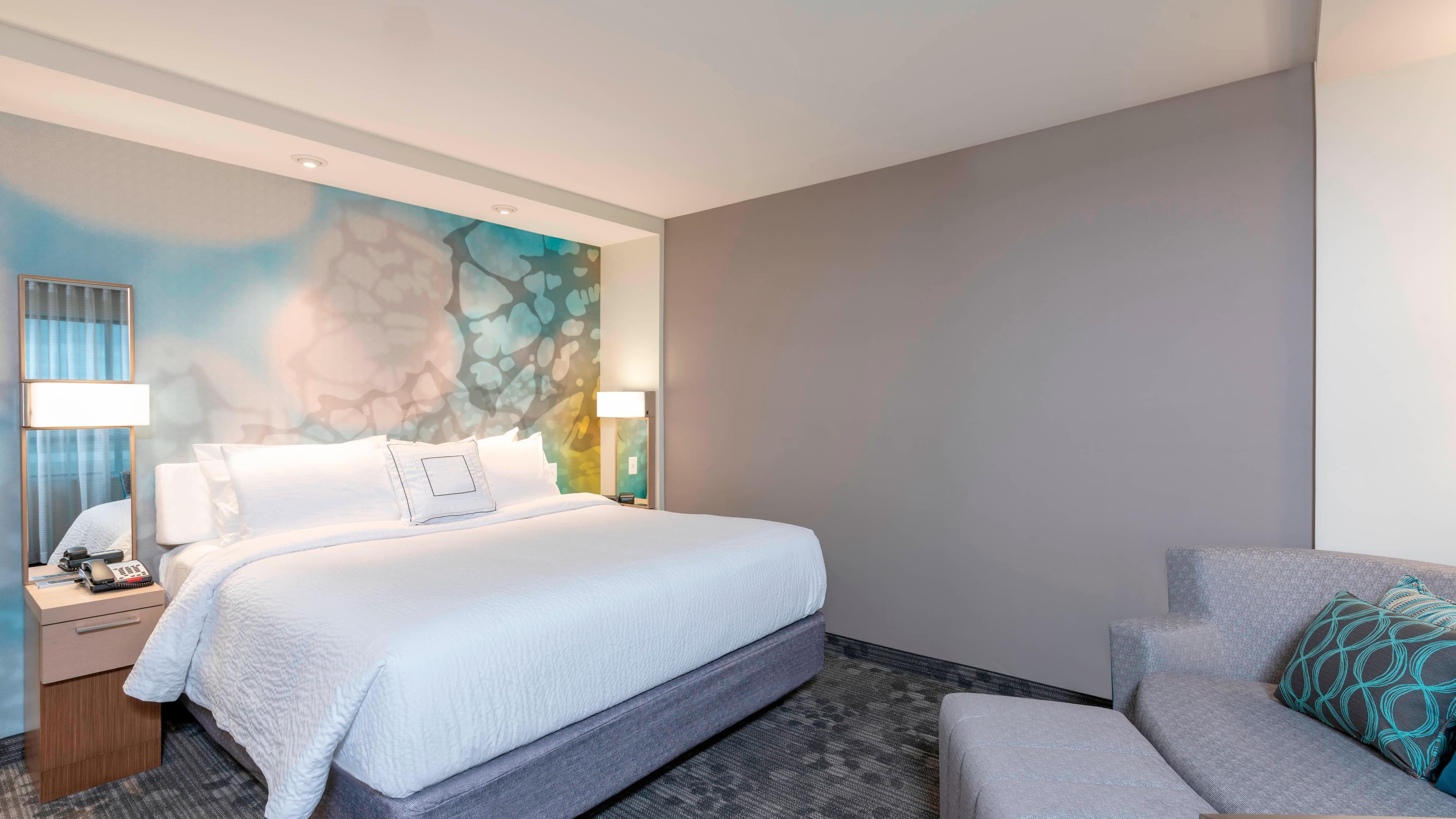 Holiday Inn Express & Suites Elyria - Image 2