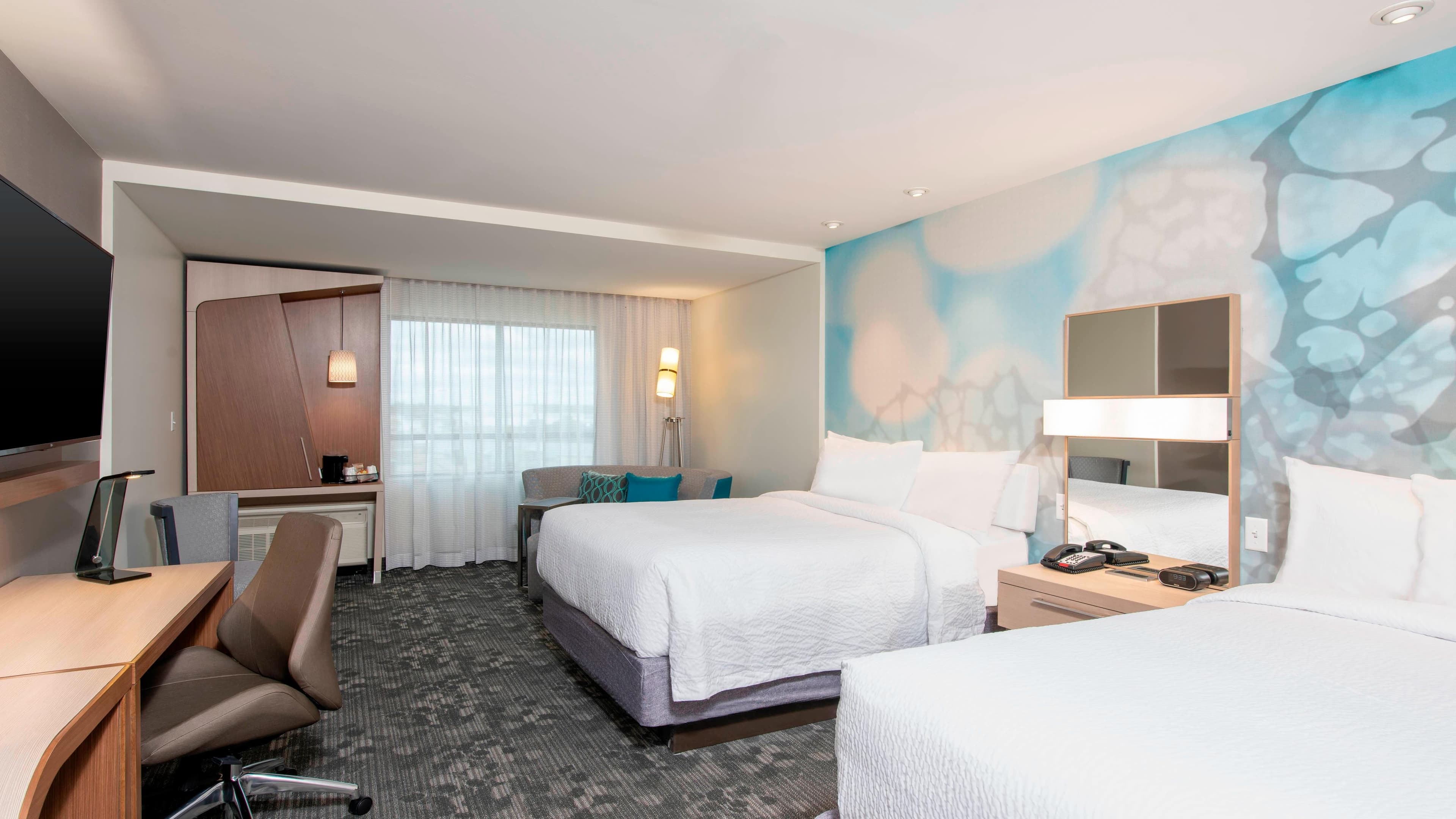 Holiday Inn Express & Suites Elyria — 7