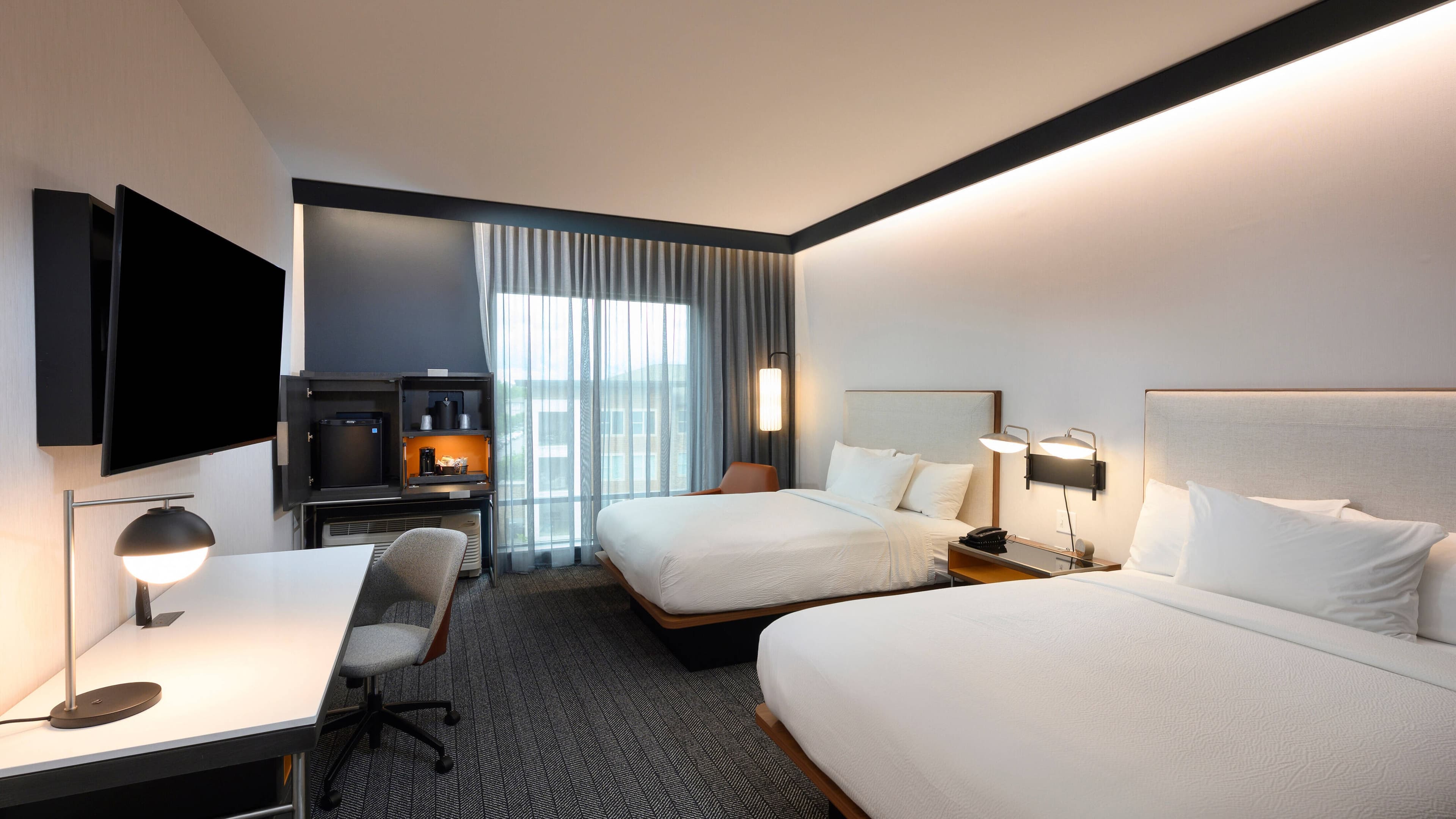 Courtyard Charlotte Waverly - Image 4