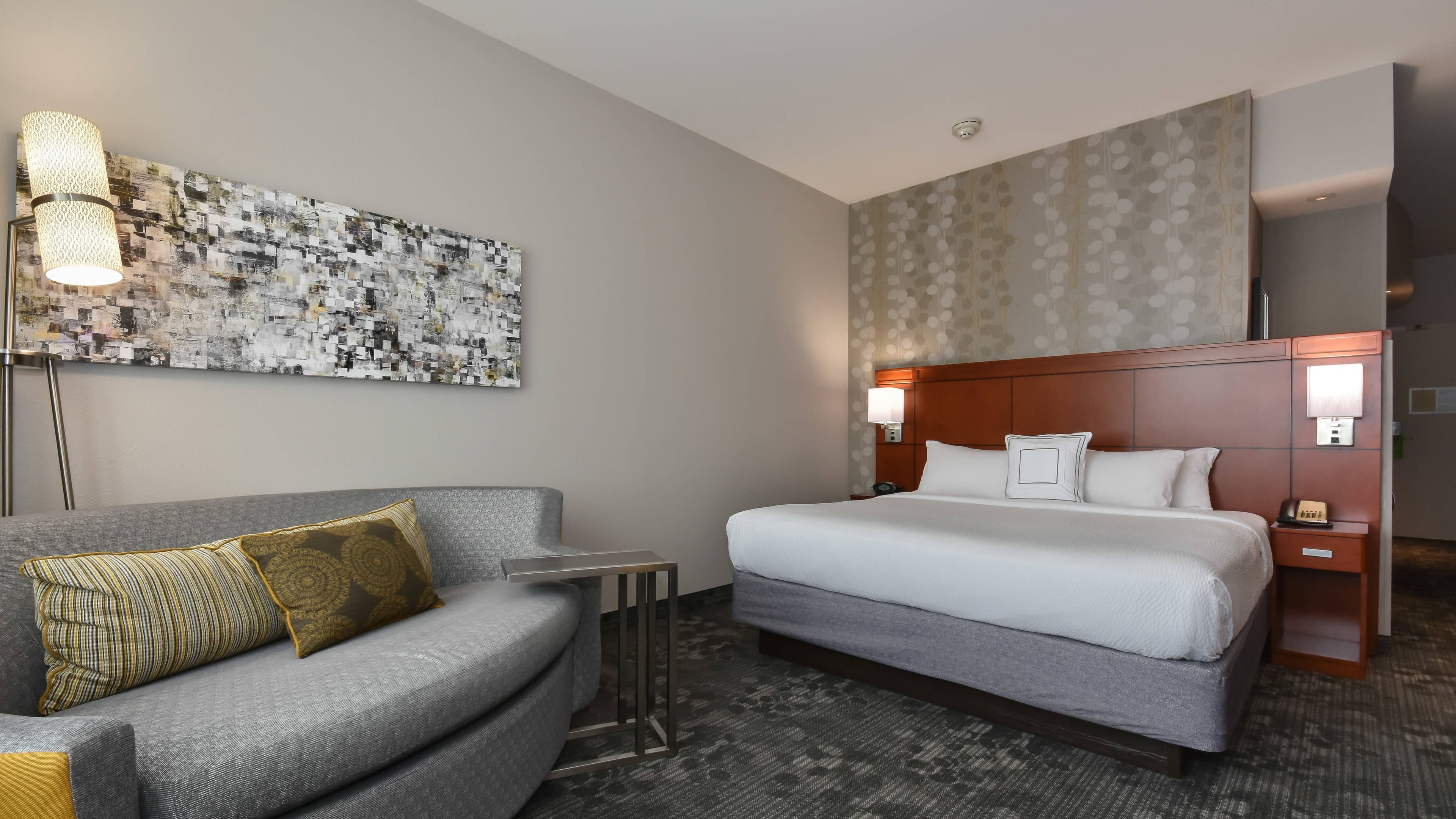 King Guest Room - Image 1