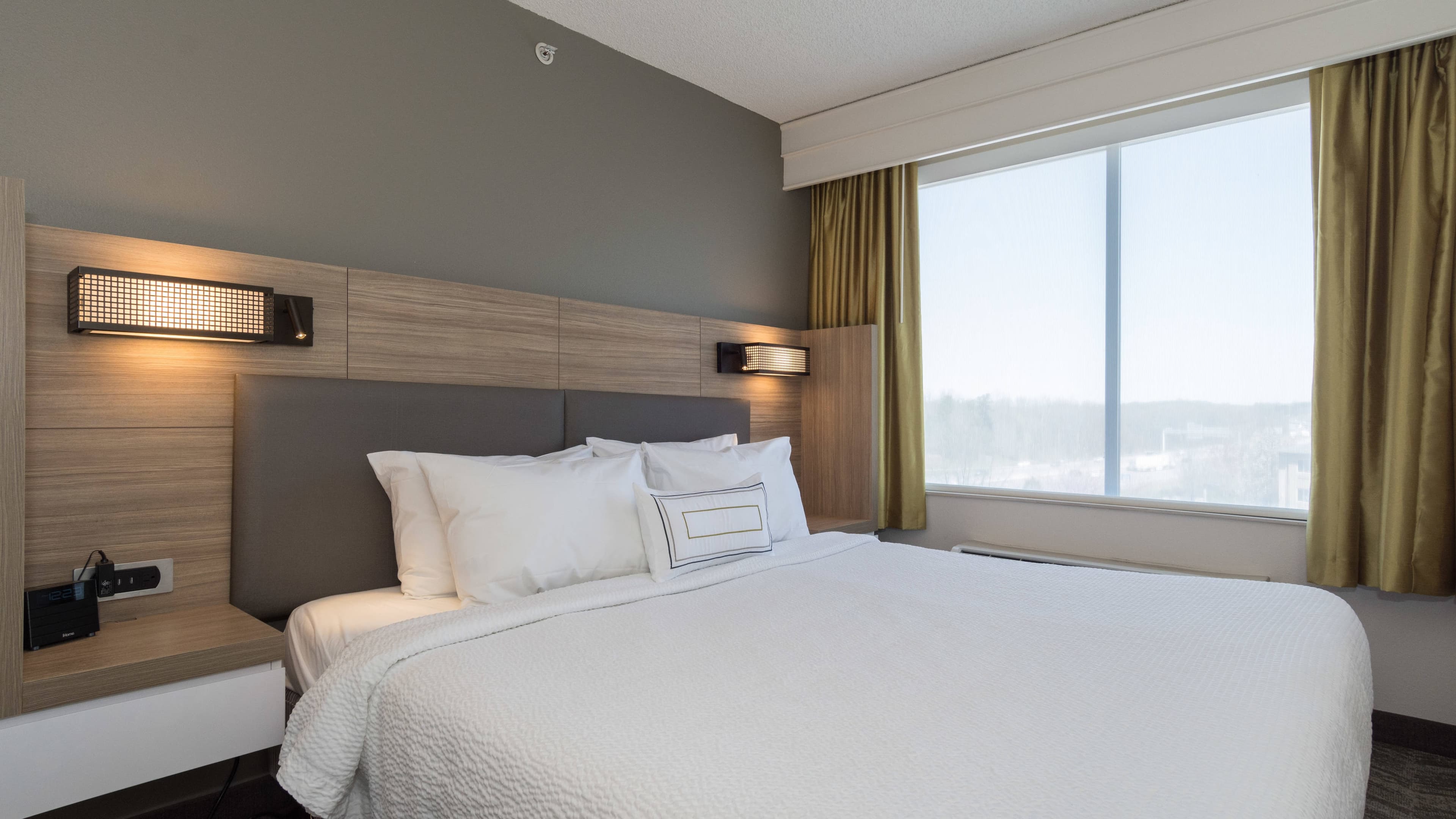 SpringHill Suites Charlotte Concord Mills/Speedway - Image 2