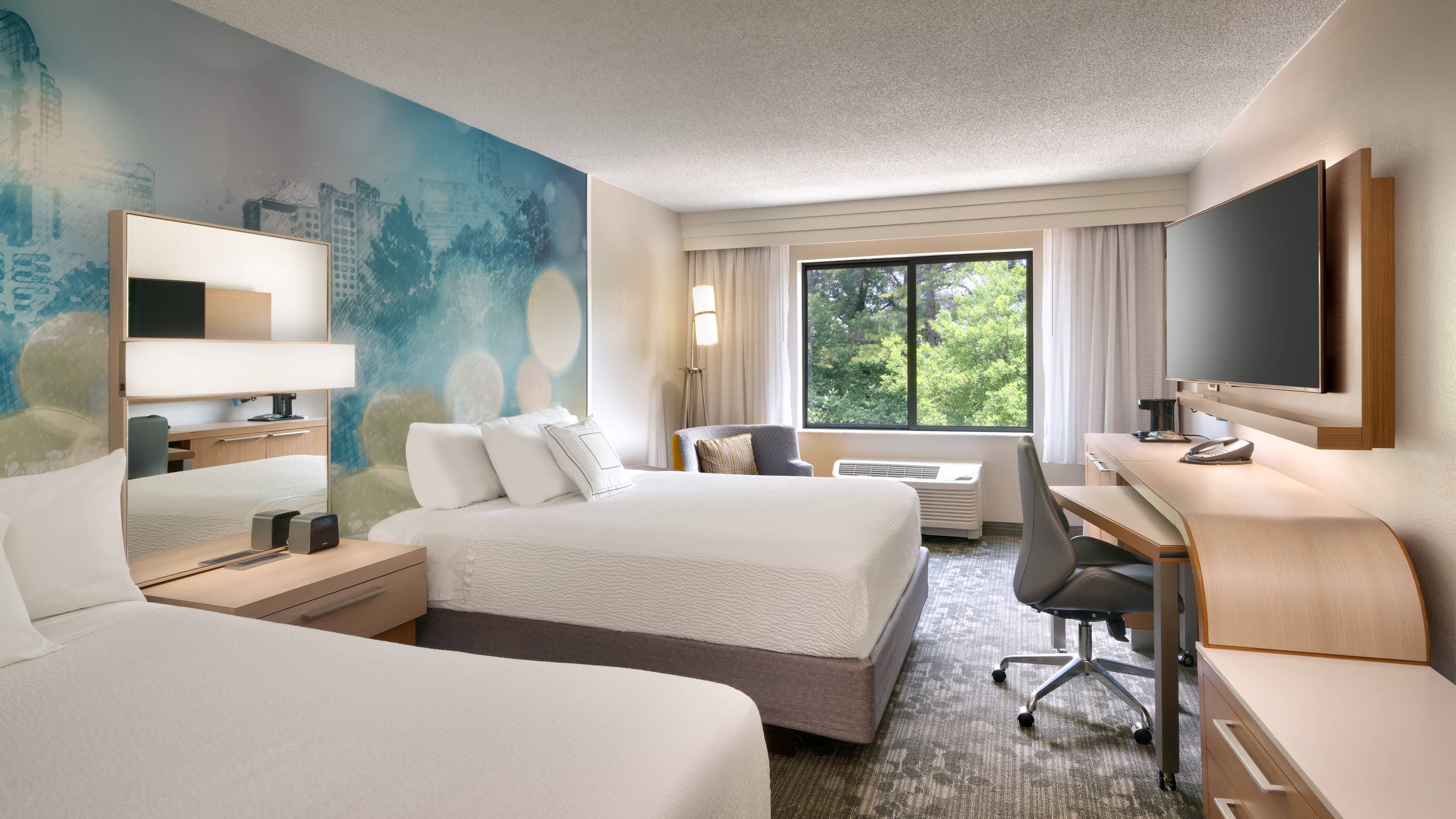 Courtyard Charlotte Airport LoSo — 14