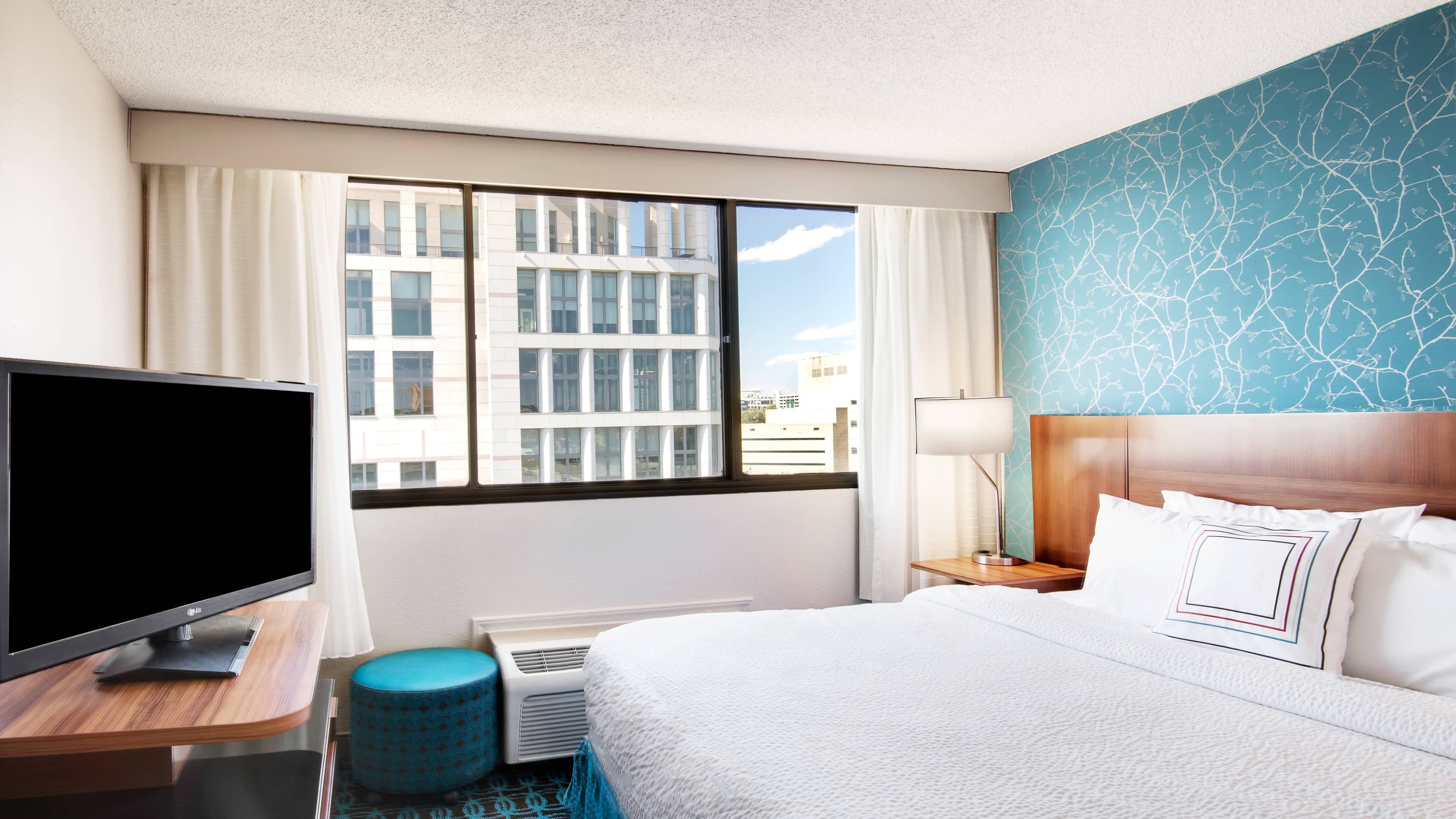 Fairfield Inn & Suites Charlotte Uptown - Image 3