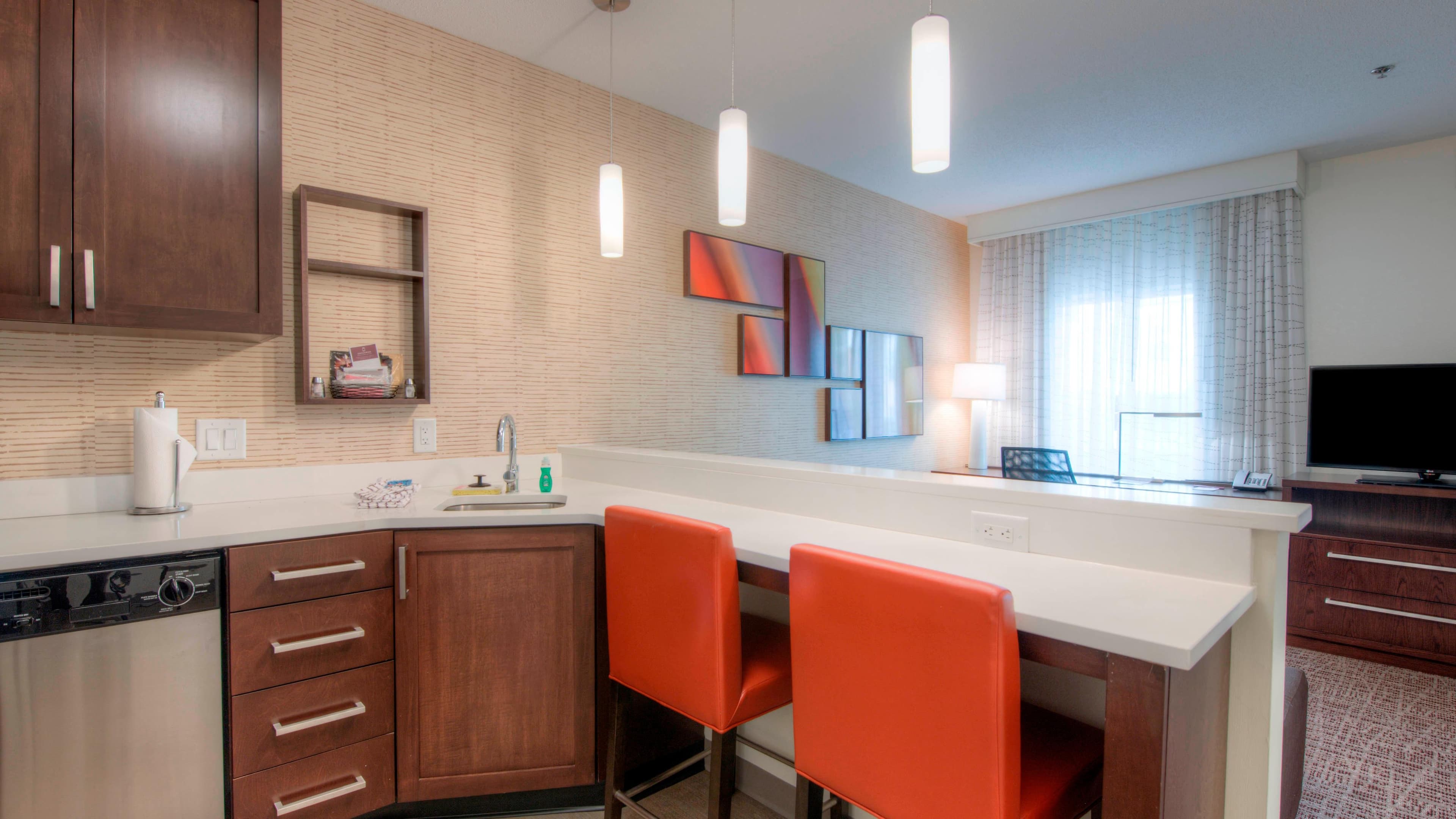 1 Bedroom Suite - Image 2