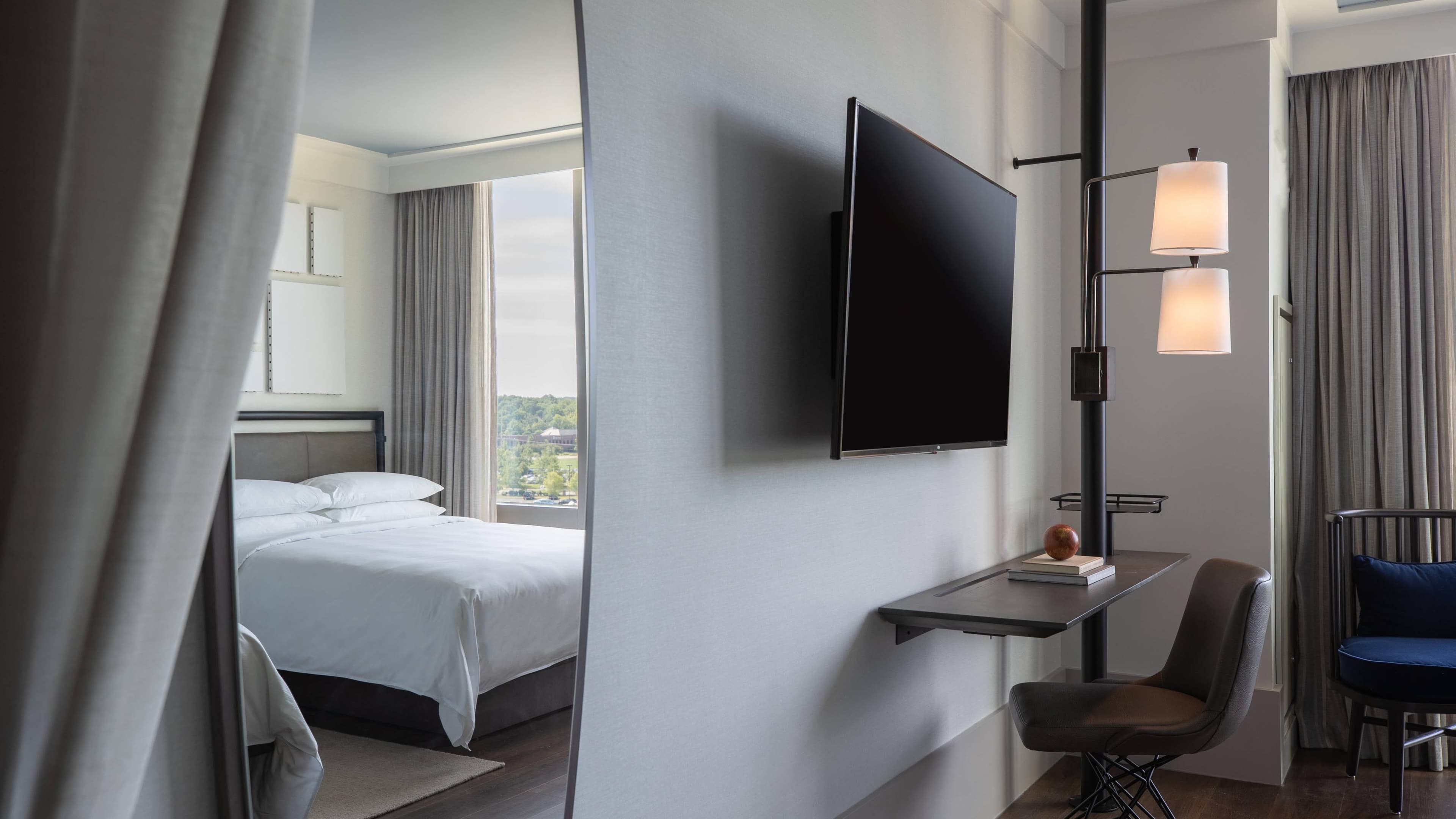 Queen/Queen Guest Room - Image 2