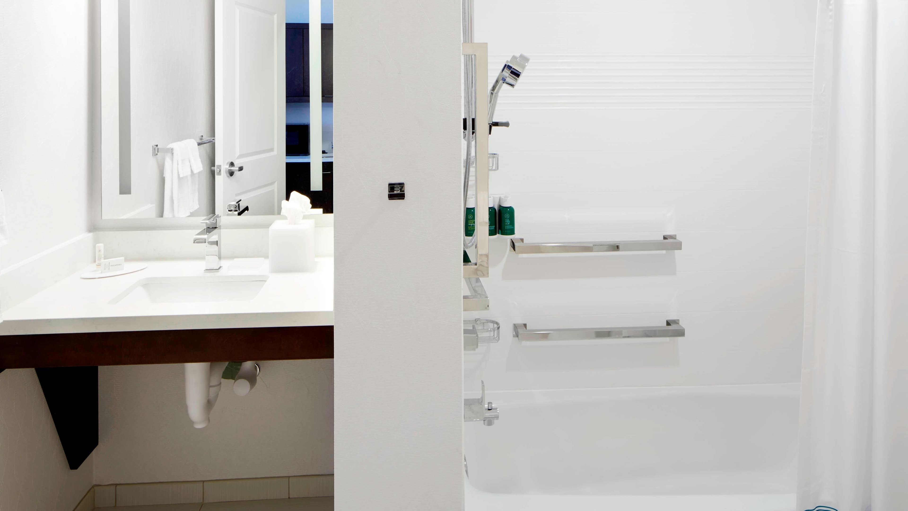 Studio King Suite - Image 10