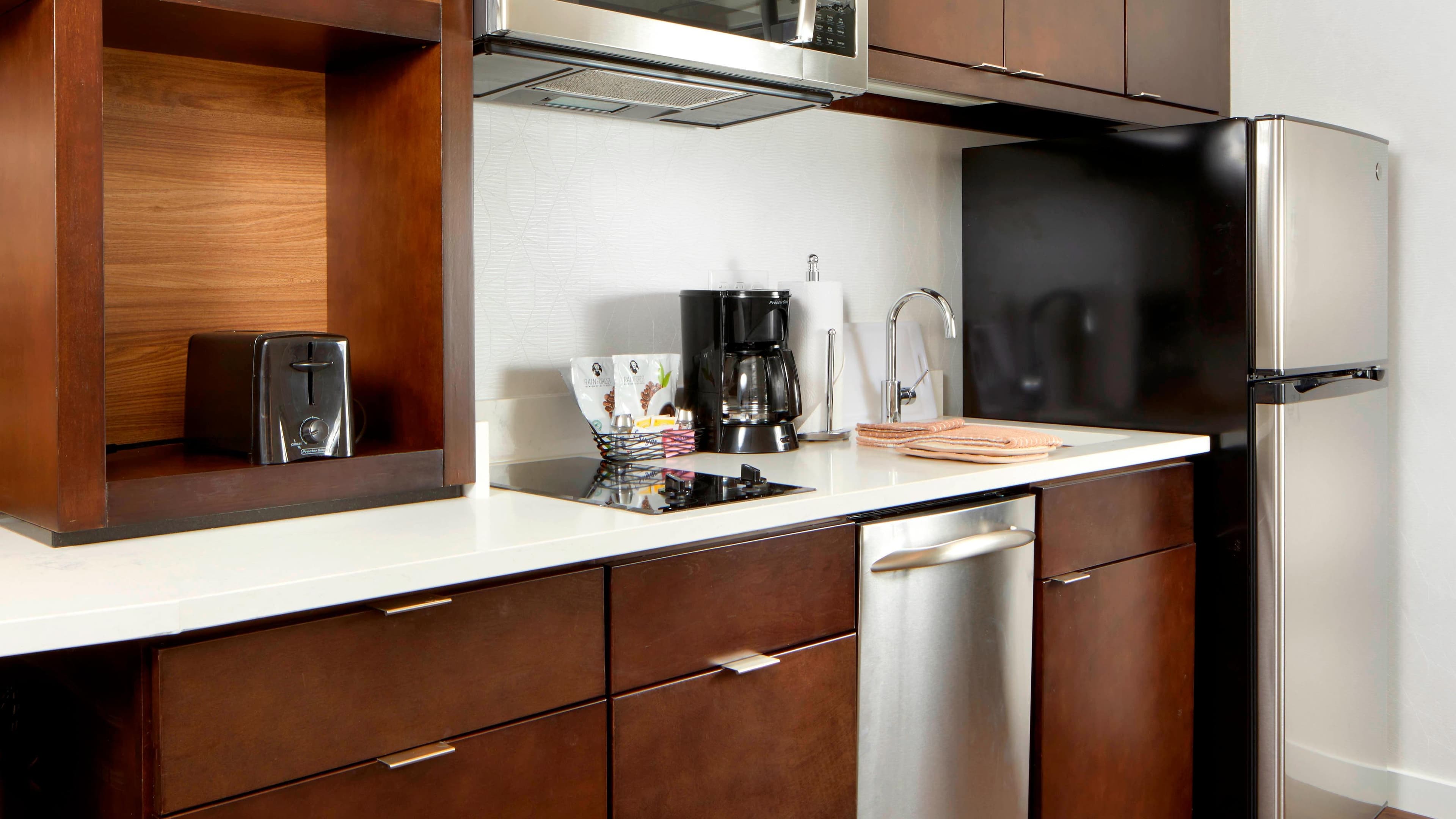 Studio King Suite - Image 5