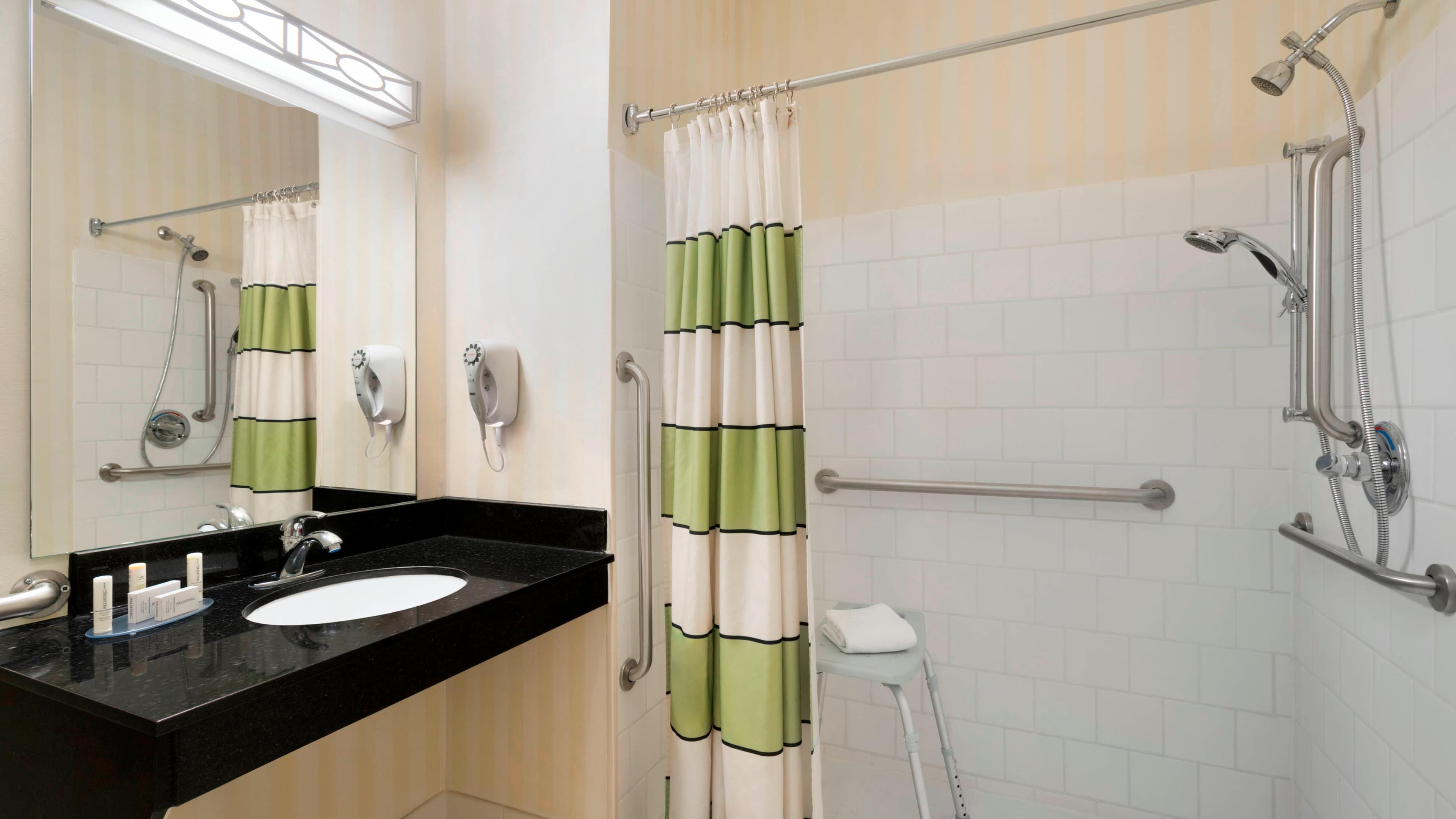 Fairfield Inn & Suites Champaign - Image 5
